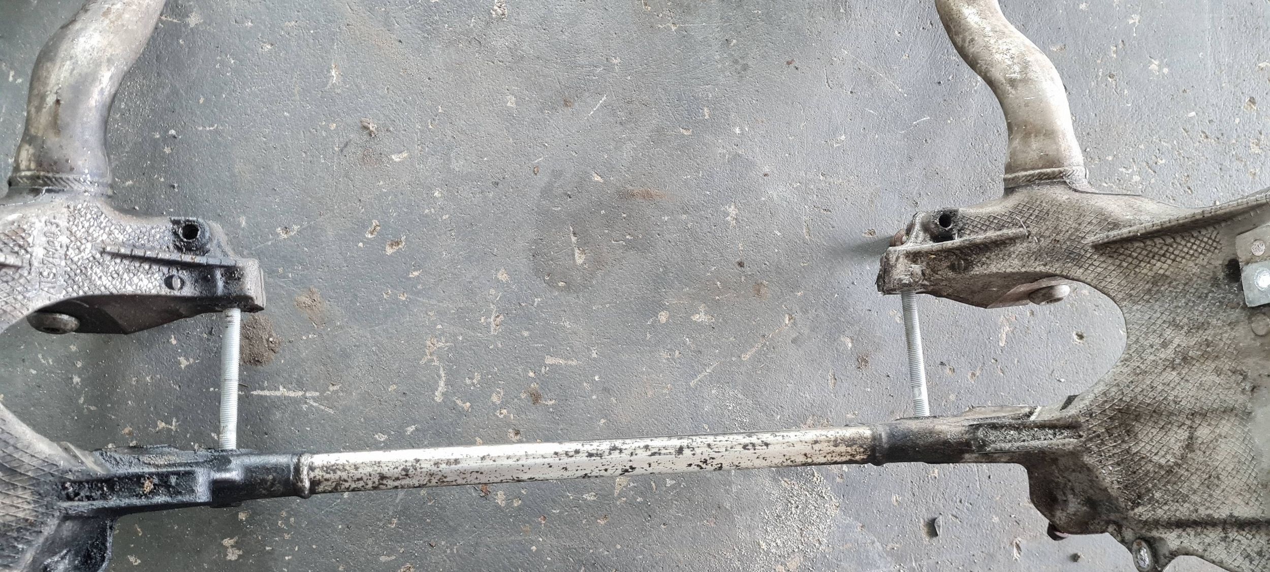 Q5 8R SQ5 LIFT axle beam subframe sider front axle beam springing 8R0399315J