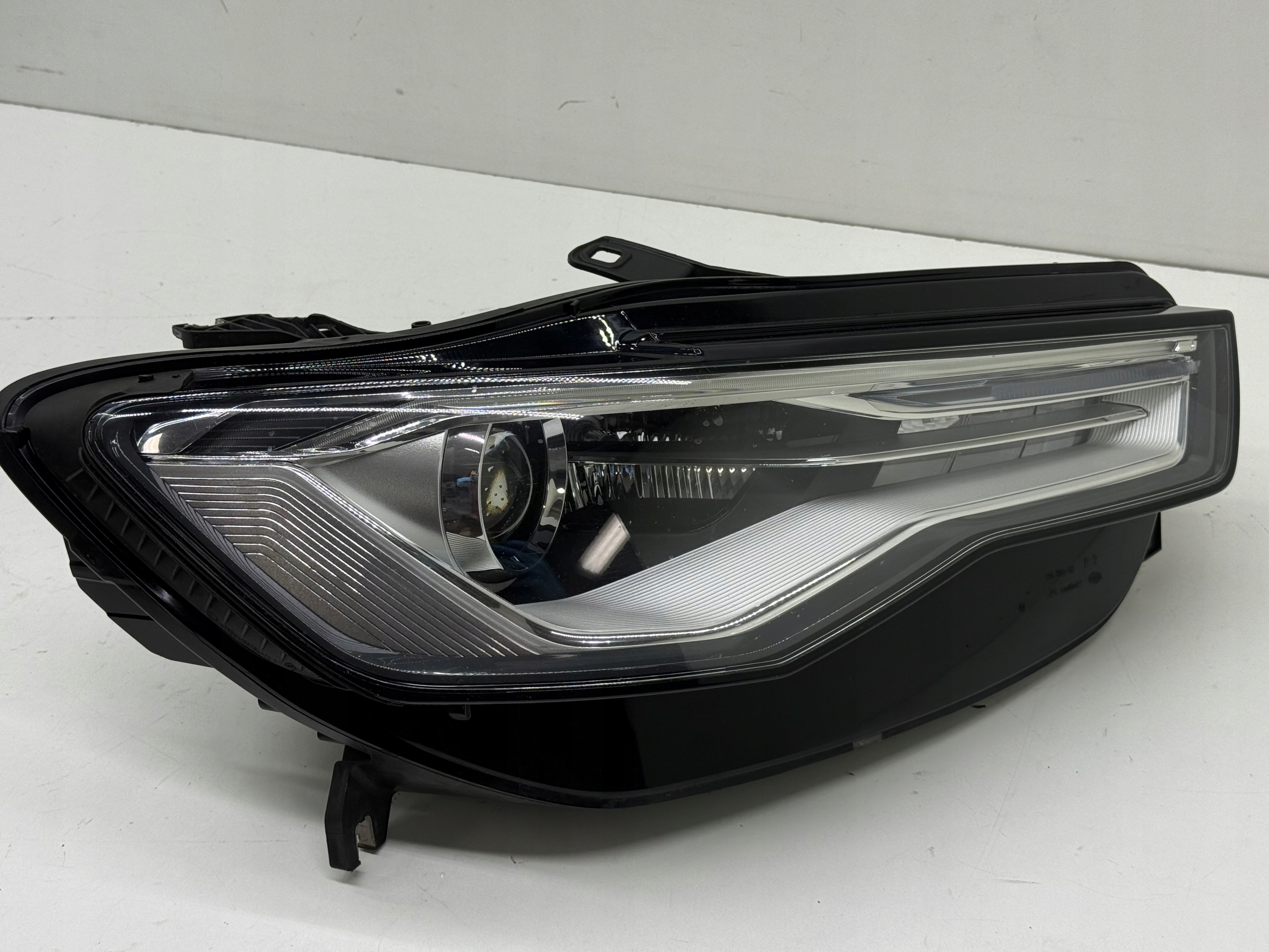 AUDI A6 C7 LIFT light reflektor right front BI-XENON XENON original!