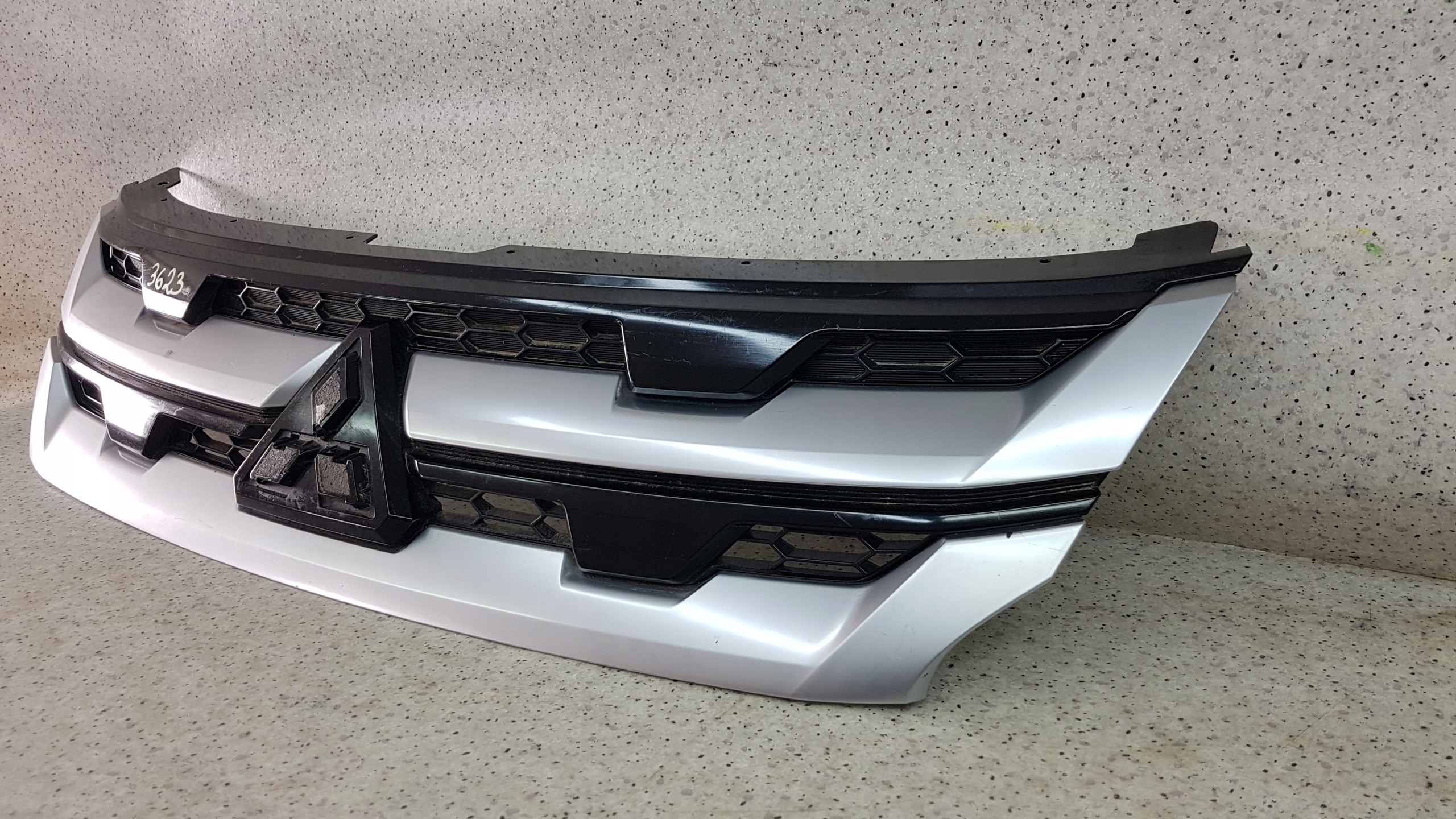 MITSUBISHI OUTLANDER III SPORT 2019 - front PREKLADgrill bumper front 3623