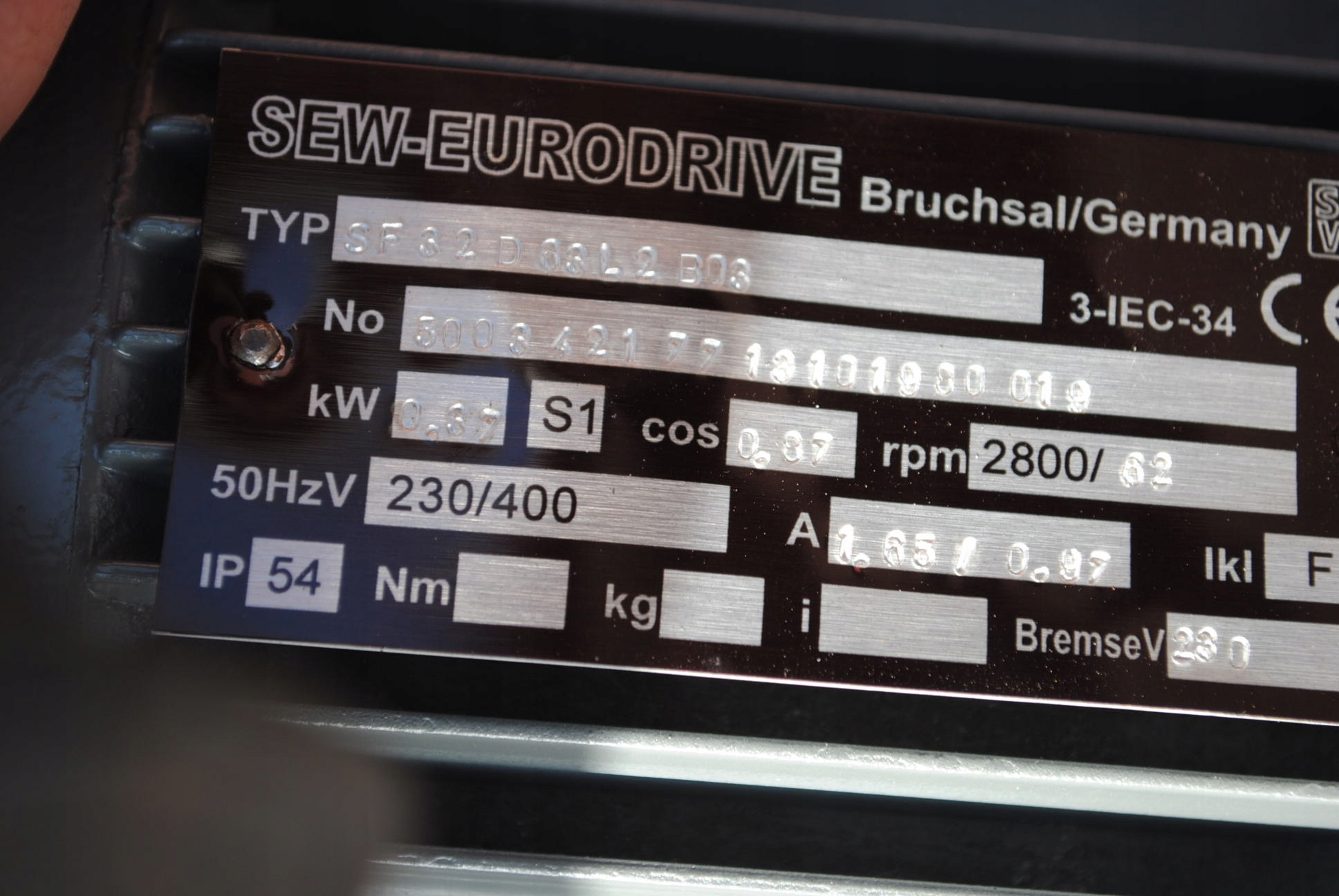 Motoreduktor kątowy 0.37kw 62obr. z hamulcem. SEW Marka SEW