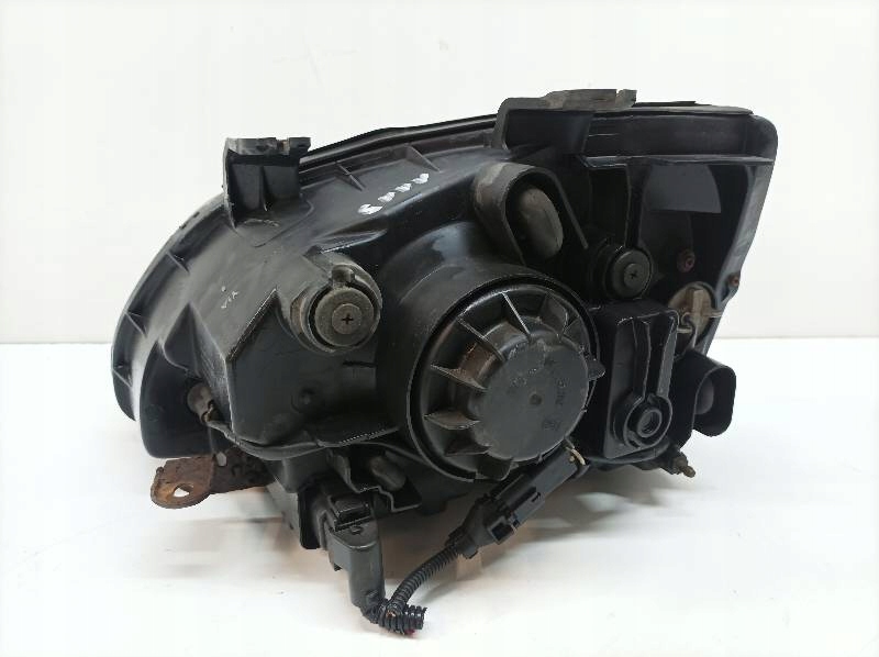 light front right EU Kia Carens and (1999-2006)
