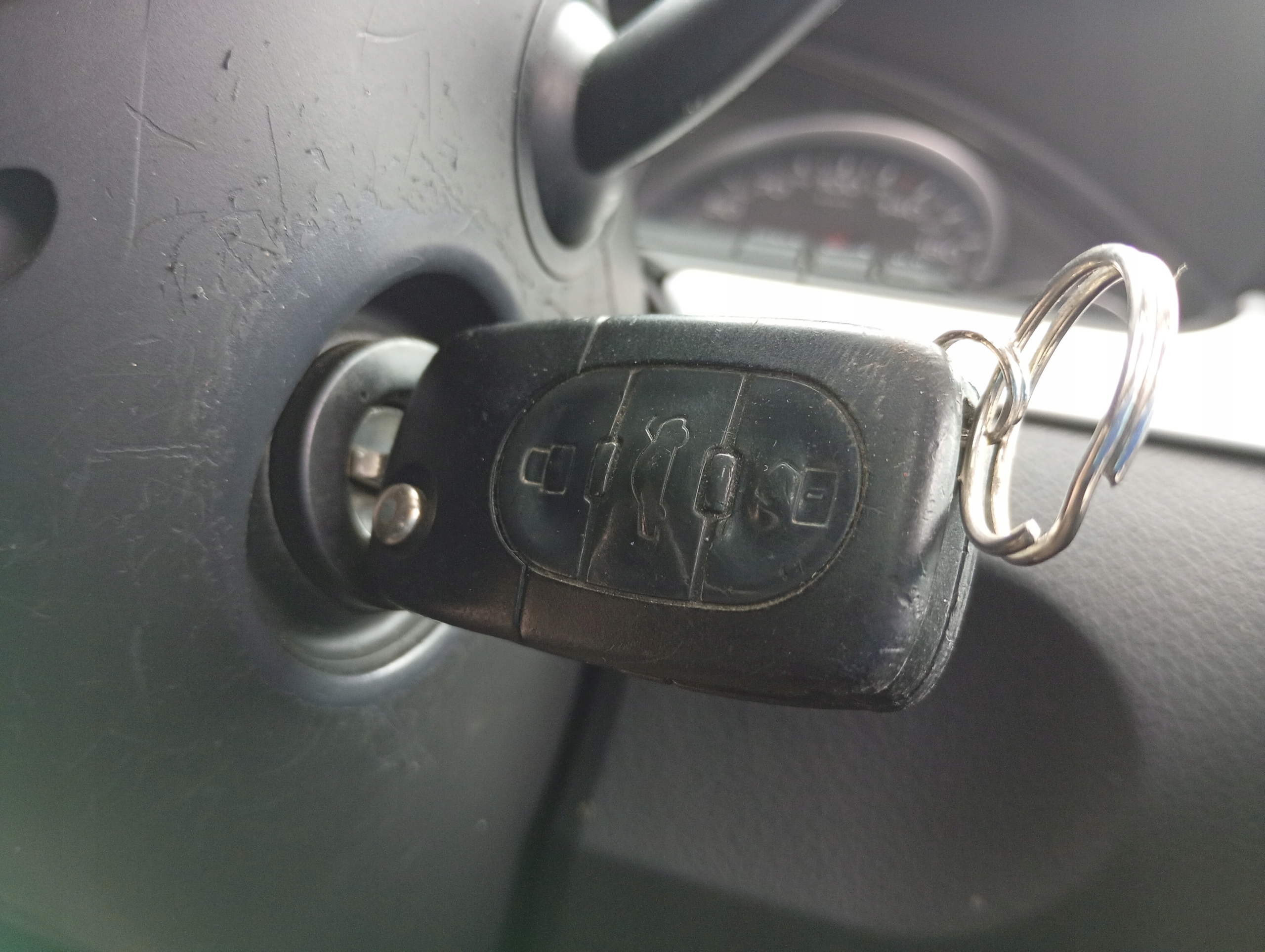 Audi A4 B6 00-06 ignition Z KLUCZYKIEM 2.4