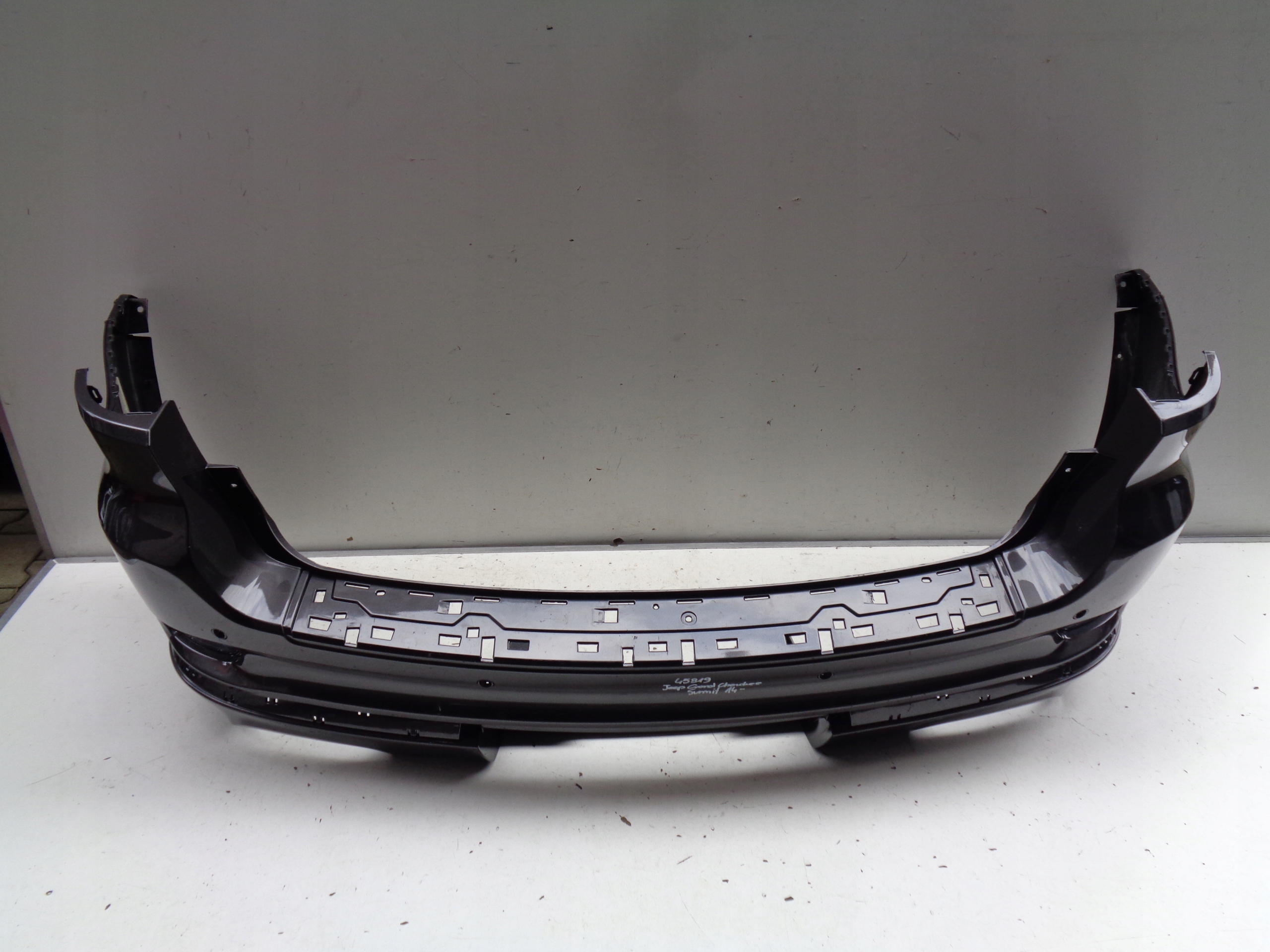 bumper rear JEEP GRAND CHEROKEE WK2 SUMMIT 14- NR 45819