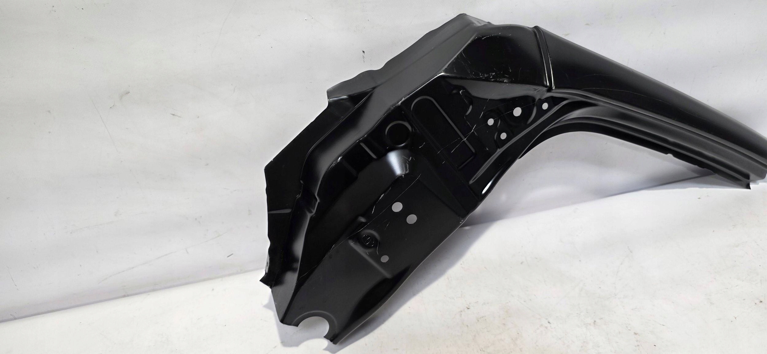 moulding slupka B left side Toyota Corolla E160 E170 6113202320