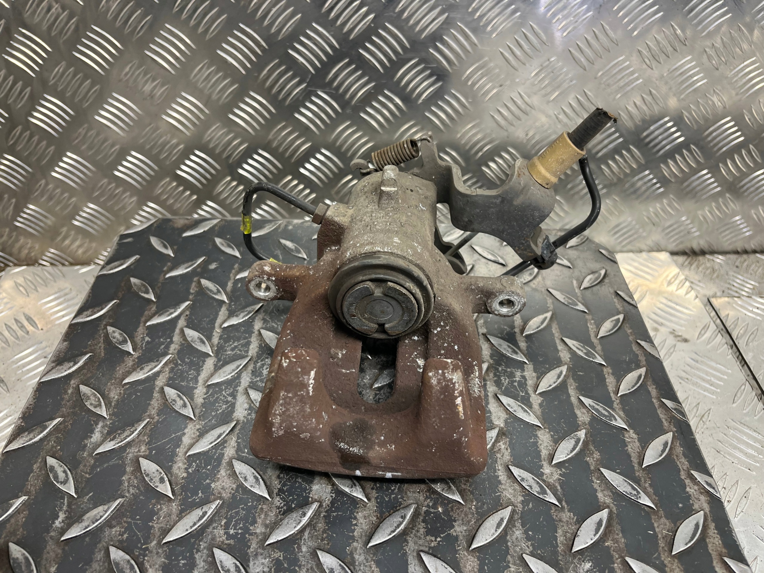 caliper brake left rear part rear CITROEN DS-5 32054070