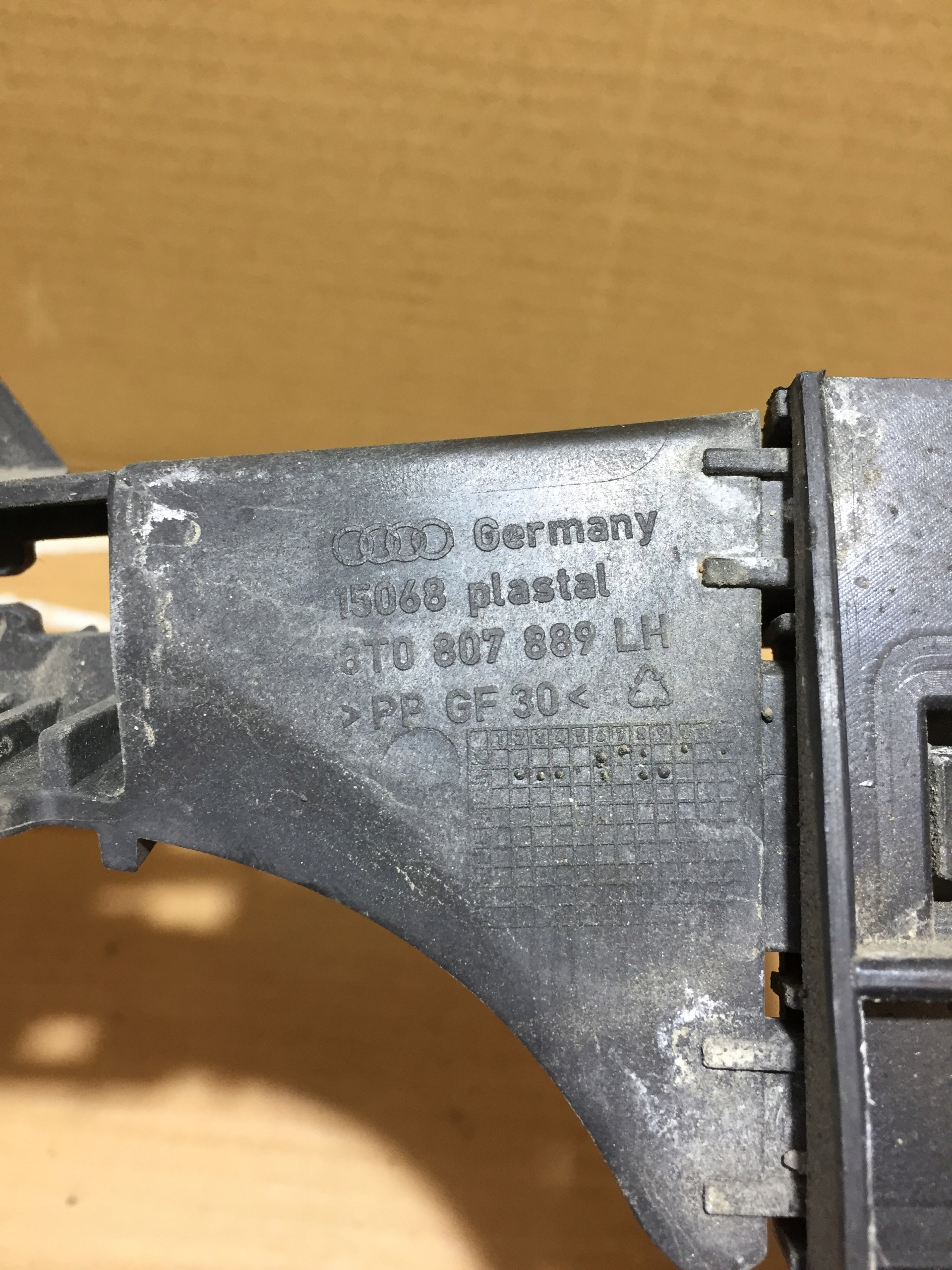 AUDI A5 8T bumper bracket left rear part 8T0807453LH