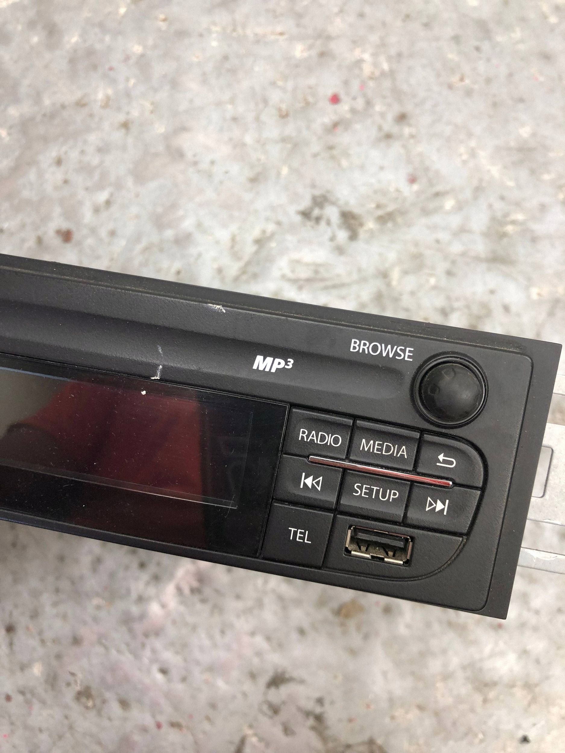 RADIO RENAULT TRAFIC III 281154118R