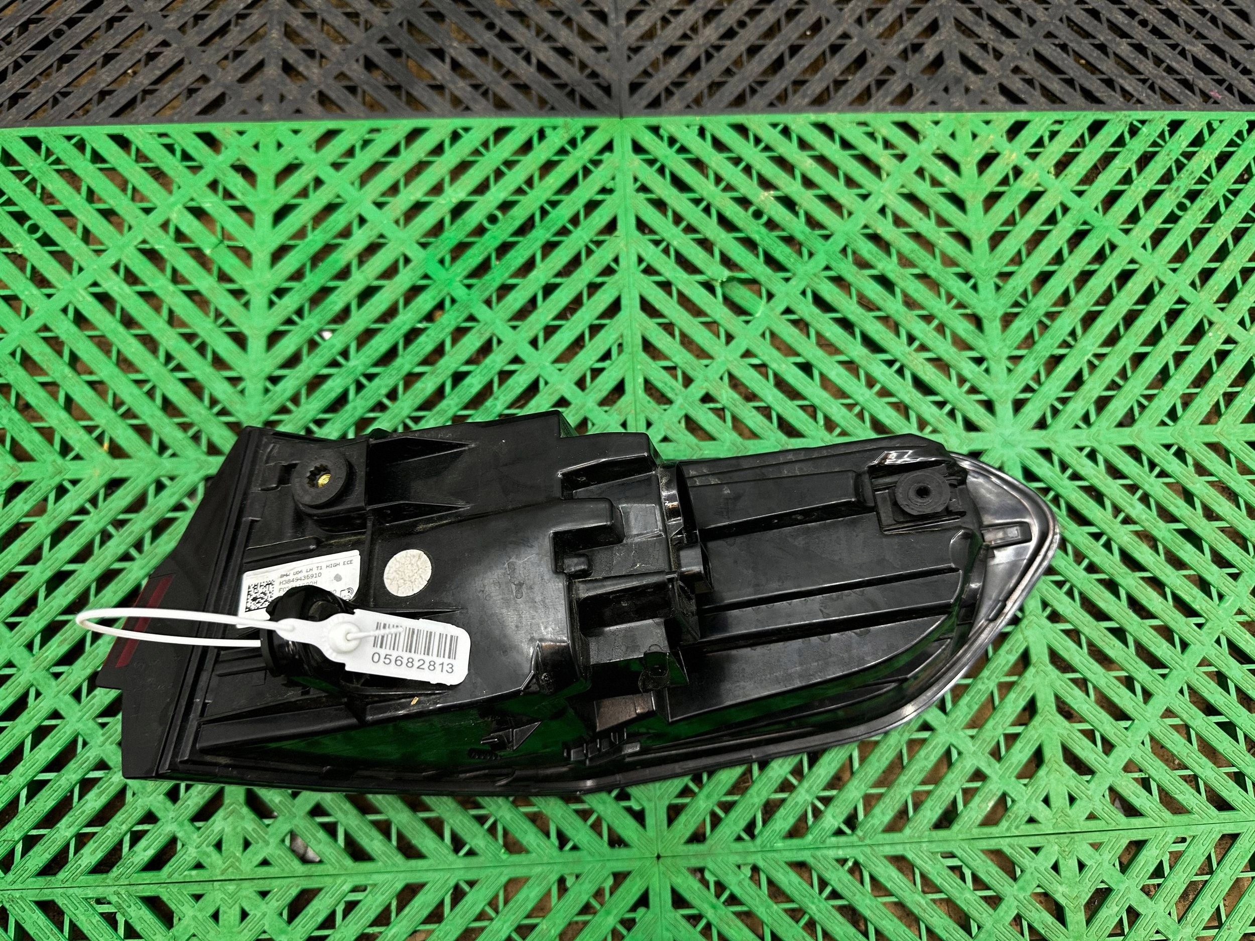 light rear rear part side left BMW 2 Active Tourer U06 8494359