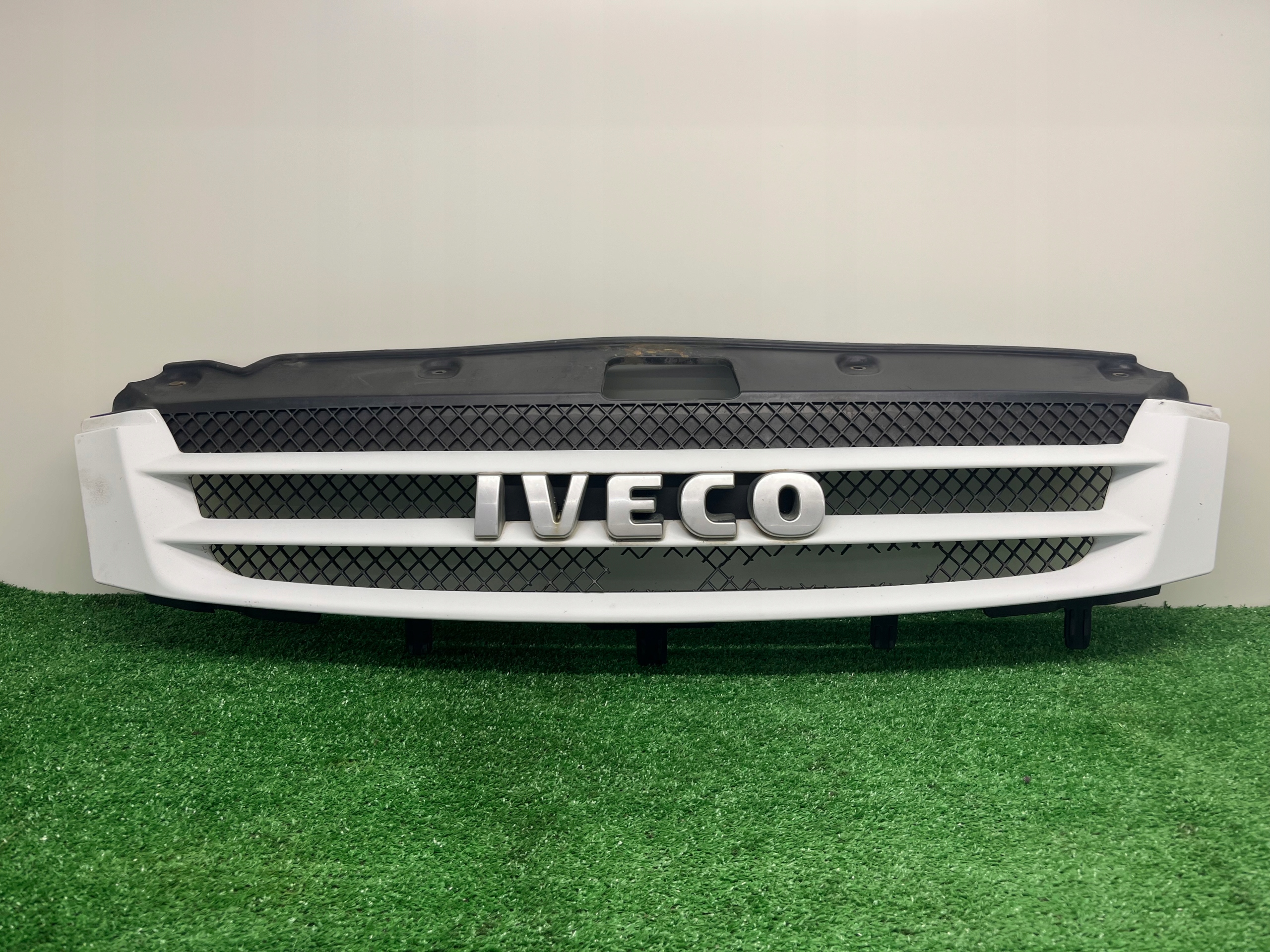 Grill Grill IVECO DAILY 4 IV 2007 38028010105