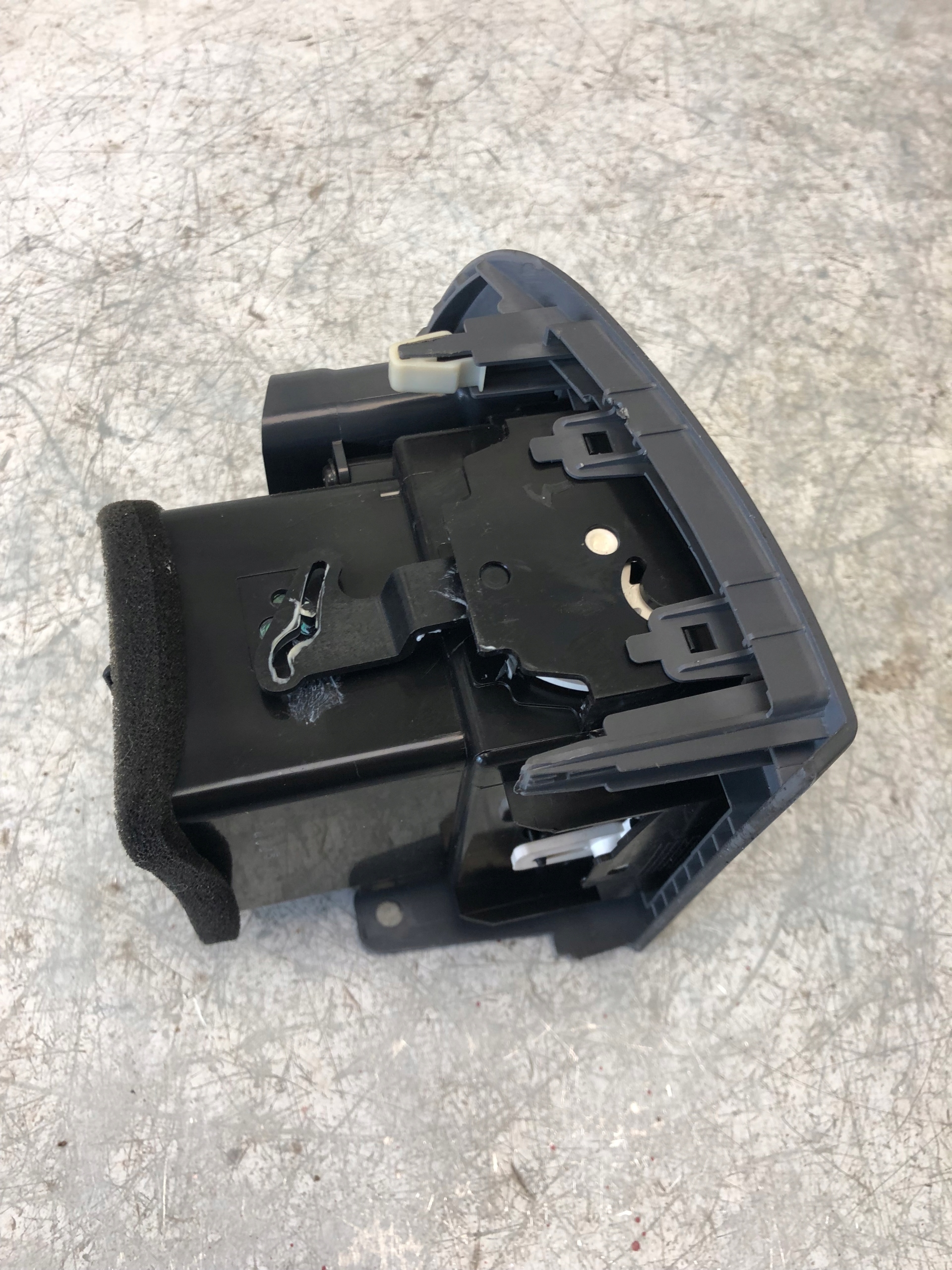 grid air conditioning devices right KIA CERATO