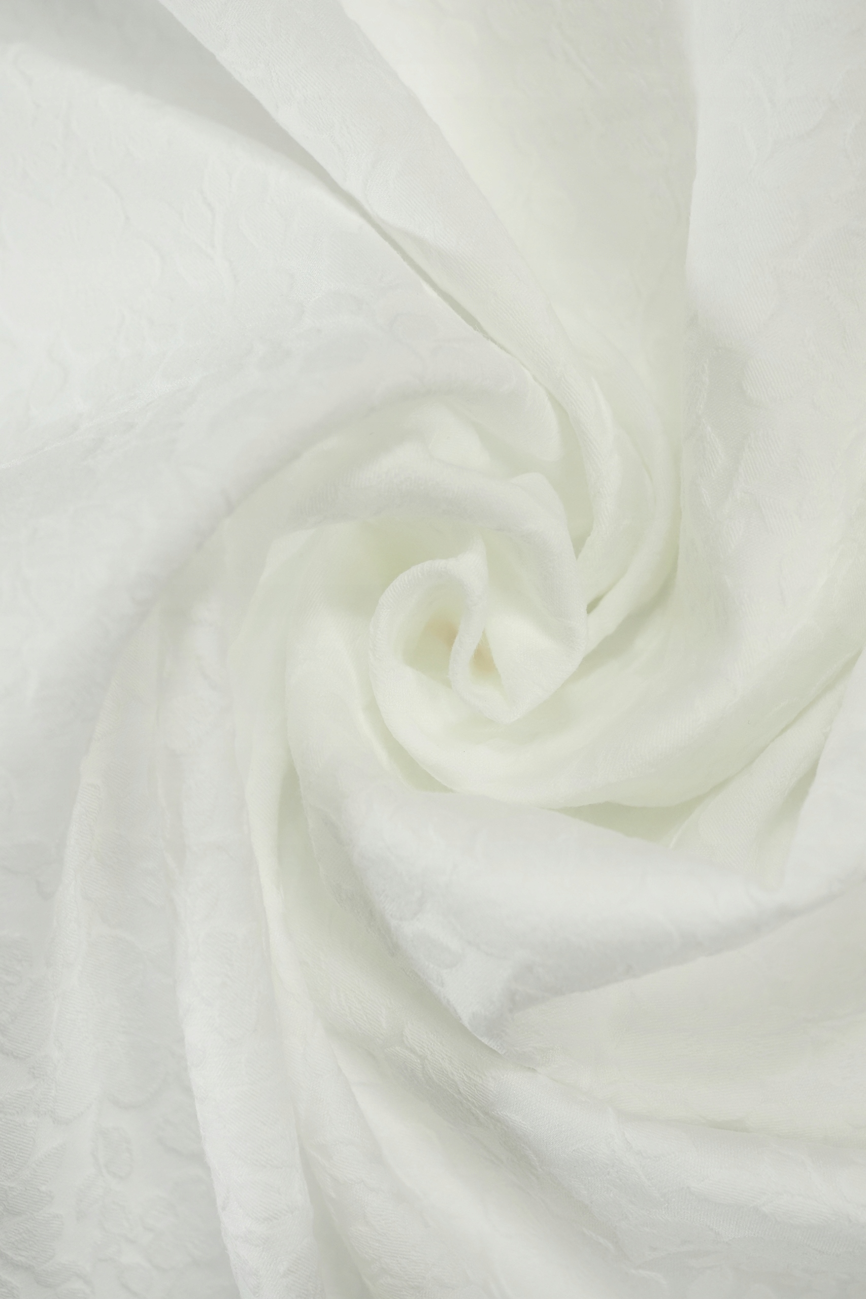 Efektní Slubní Žakár Jacquard 005 Off white