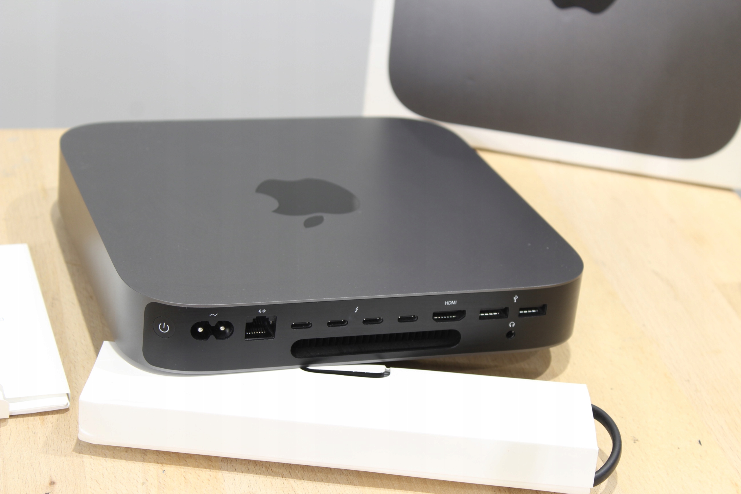 最新OS mac mimi 2018 i3 SSD256GB RAM8GB Mini Mac 2018 i3 8 GB 256 SSD Zadbany - Sklep, Opinie, Cena