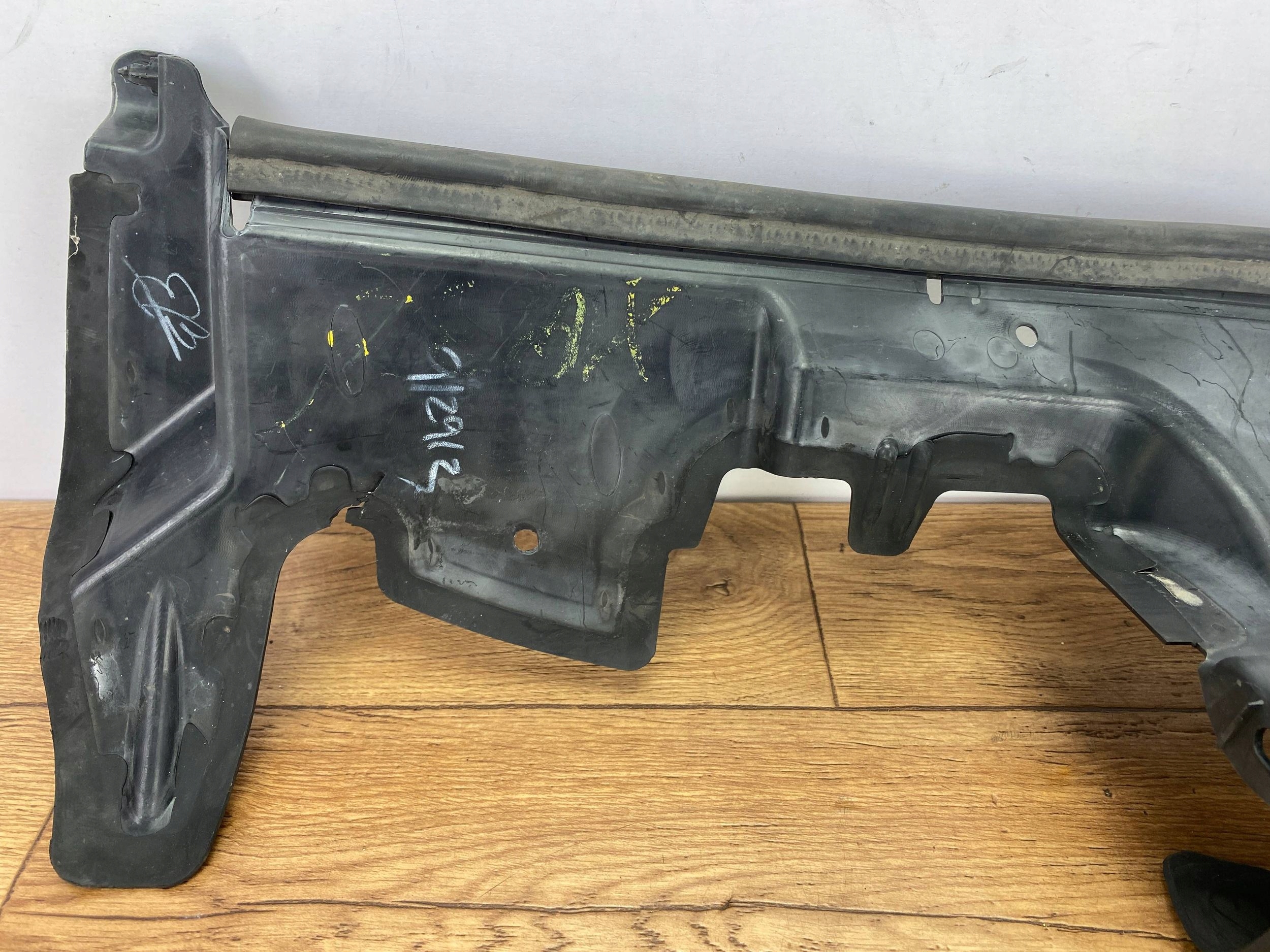 drain air duct air line right Dodge Charger 2015+