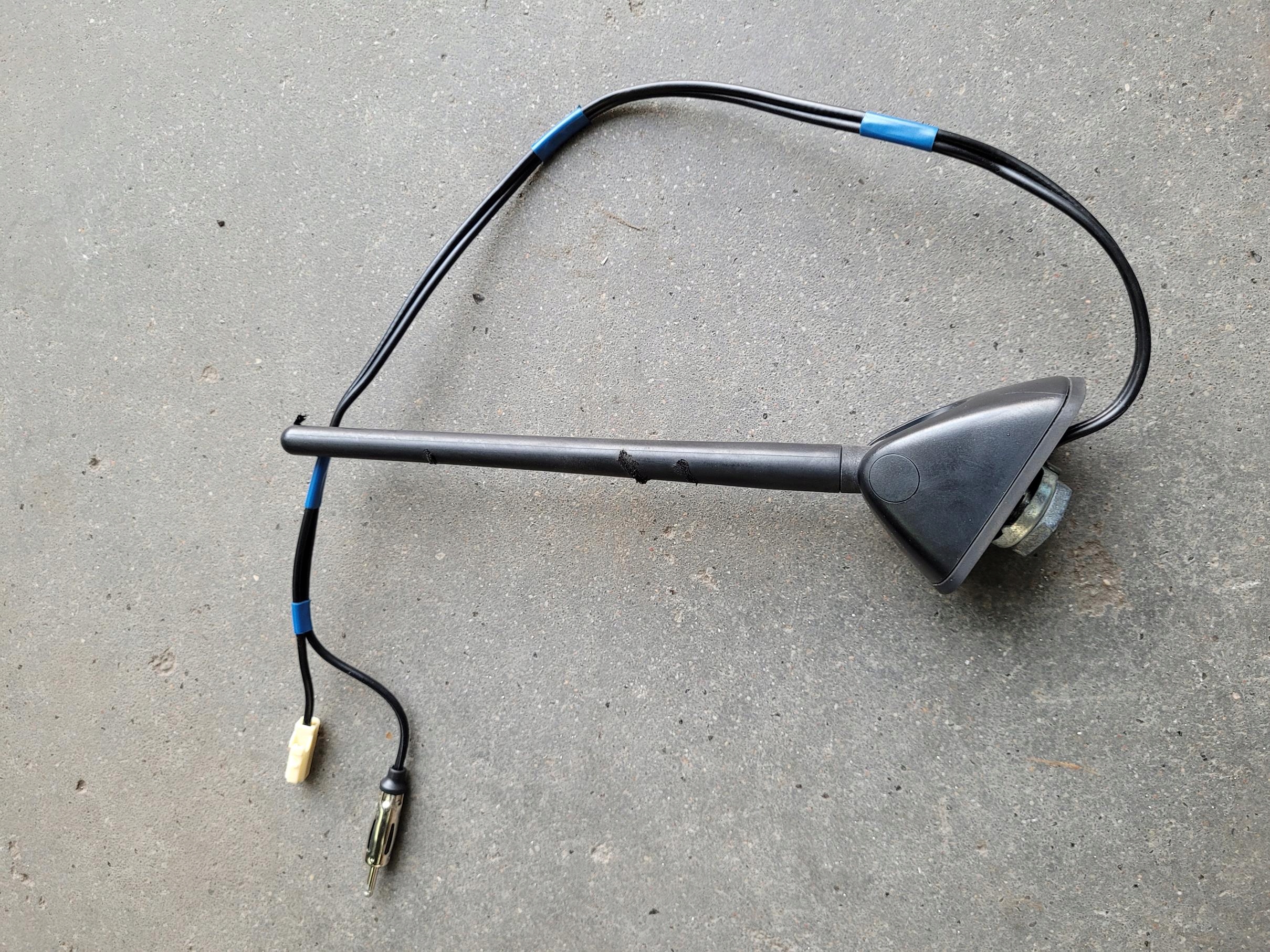 ANTENA DACHOWA BAT LEXUS RX II RX400 H 300 400
