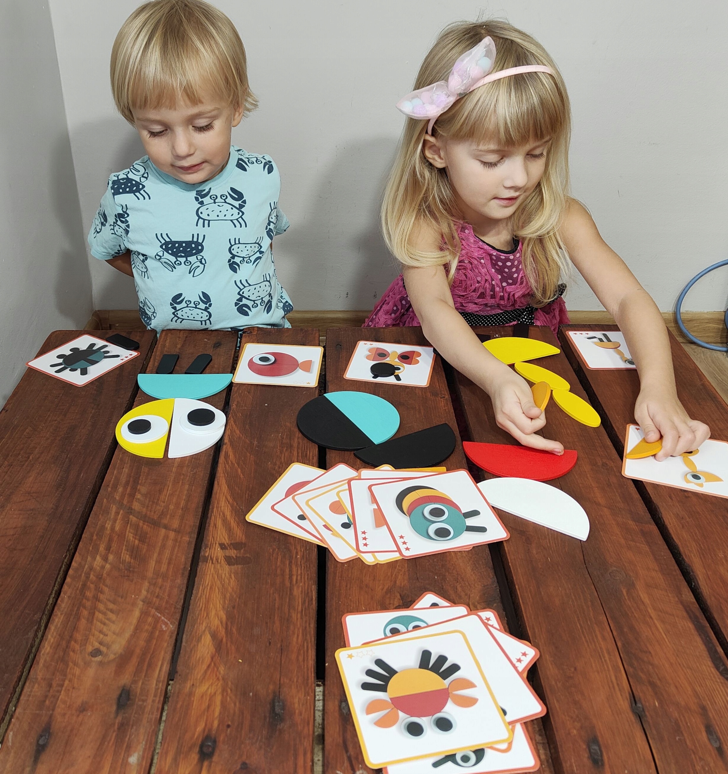 DREWNIANE PUZZLE KLOCKI UKŁADANKA MONTESSORI A2 Liczba elementów 50 szt.