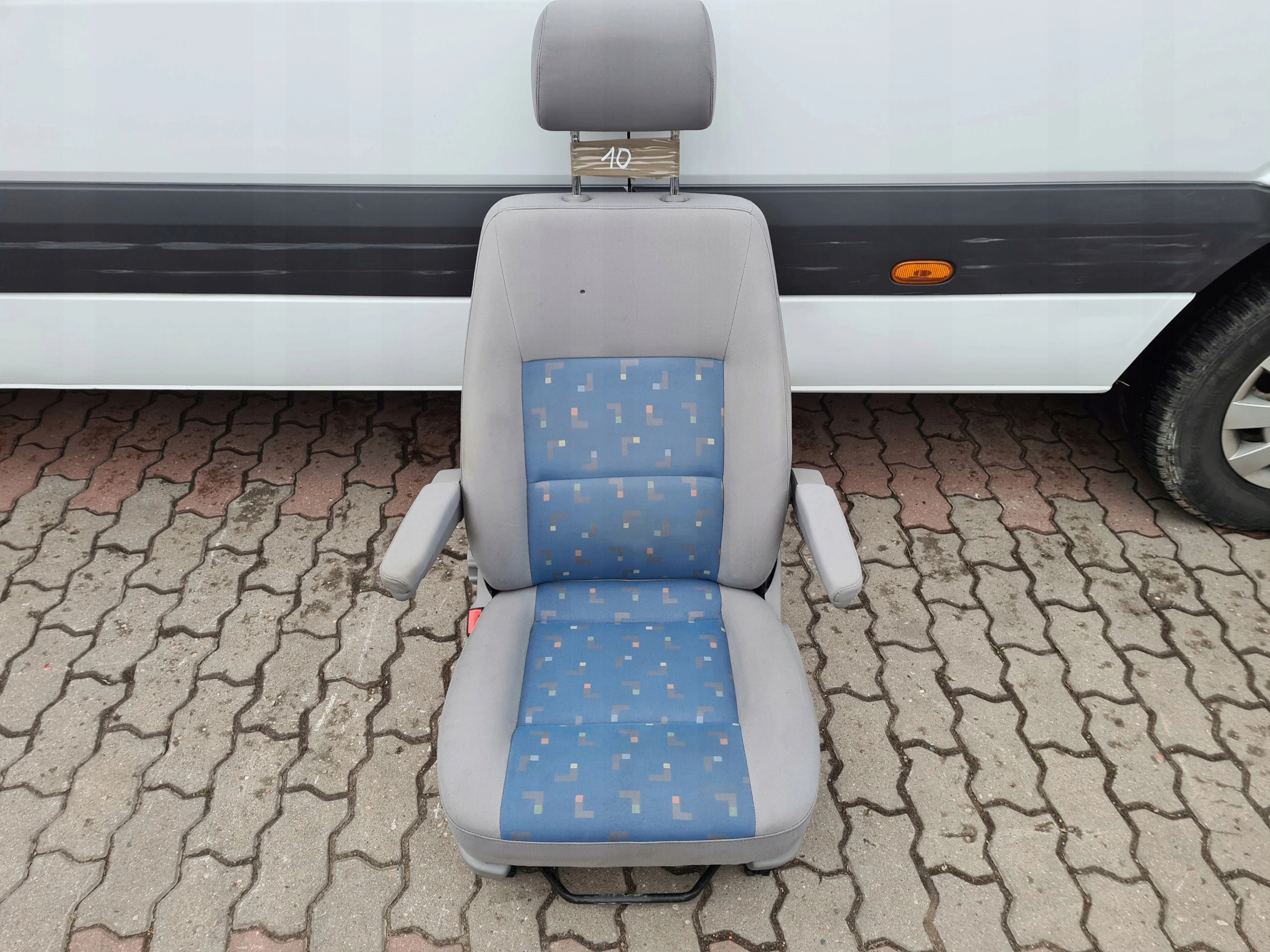 VW T5 стілець водія перед підлокітники LLL