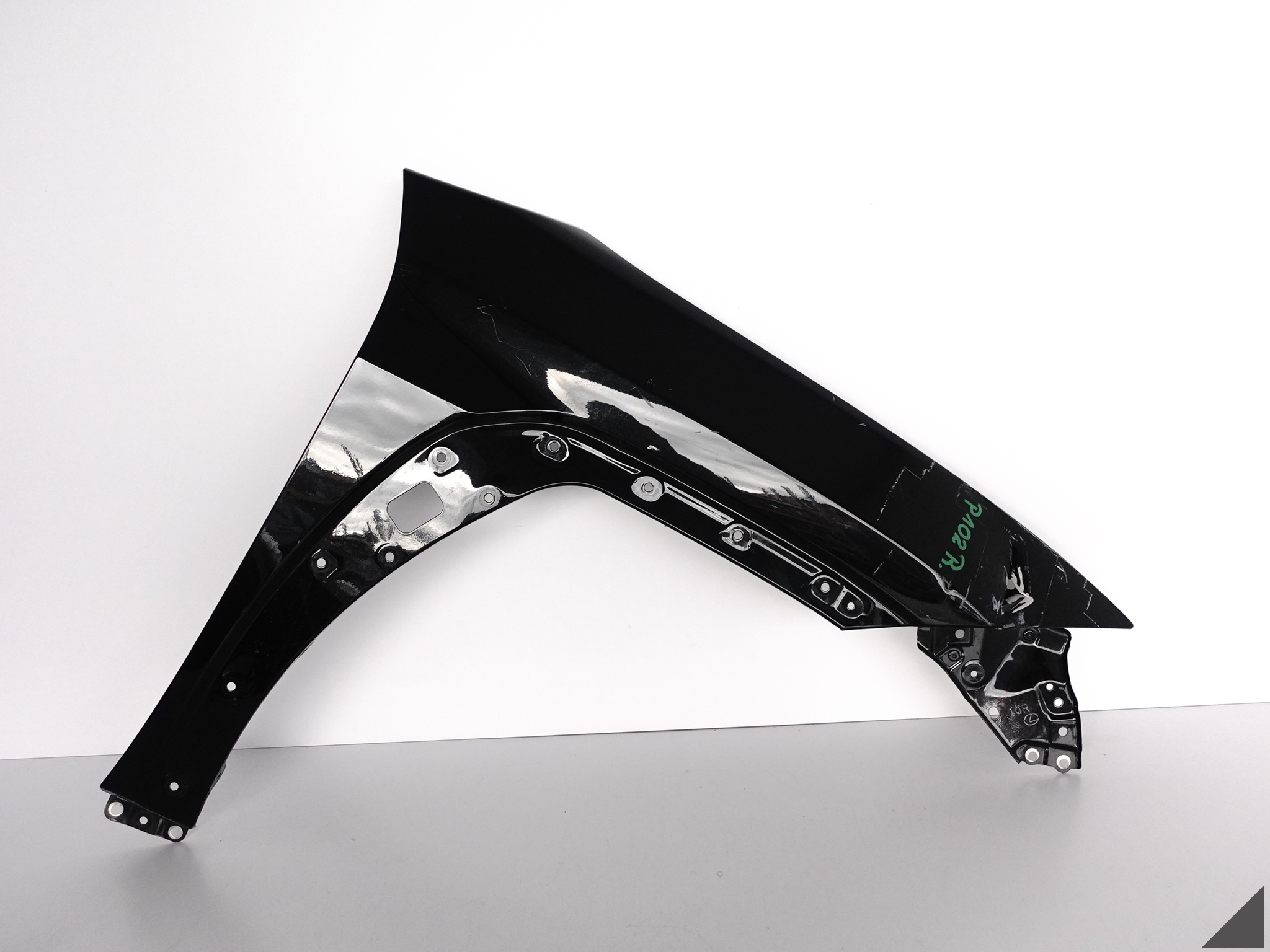 LEXUS UX 18- fender right front *damaged*