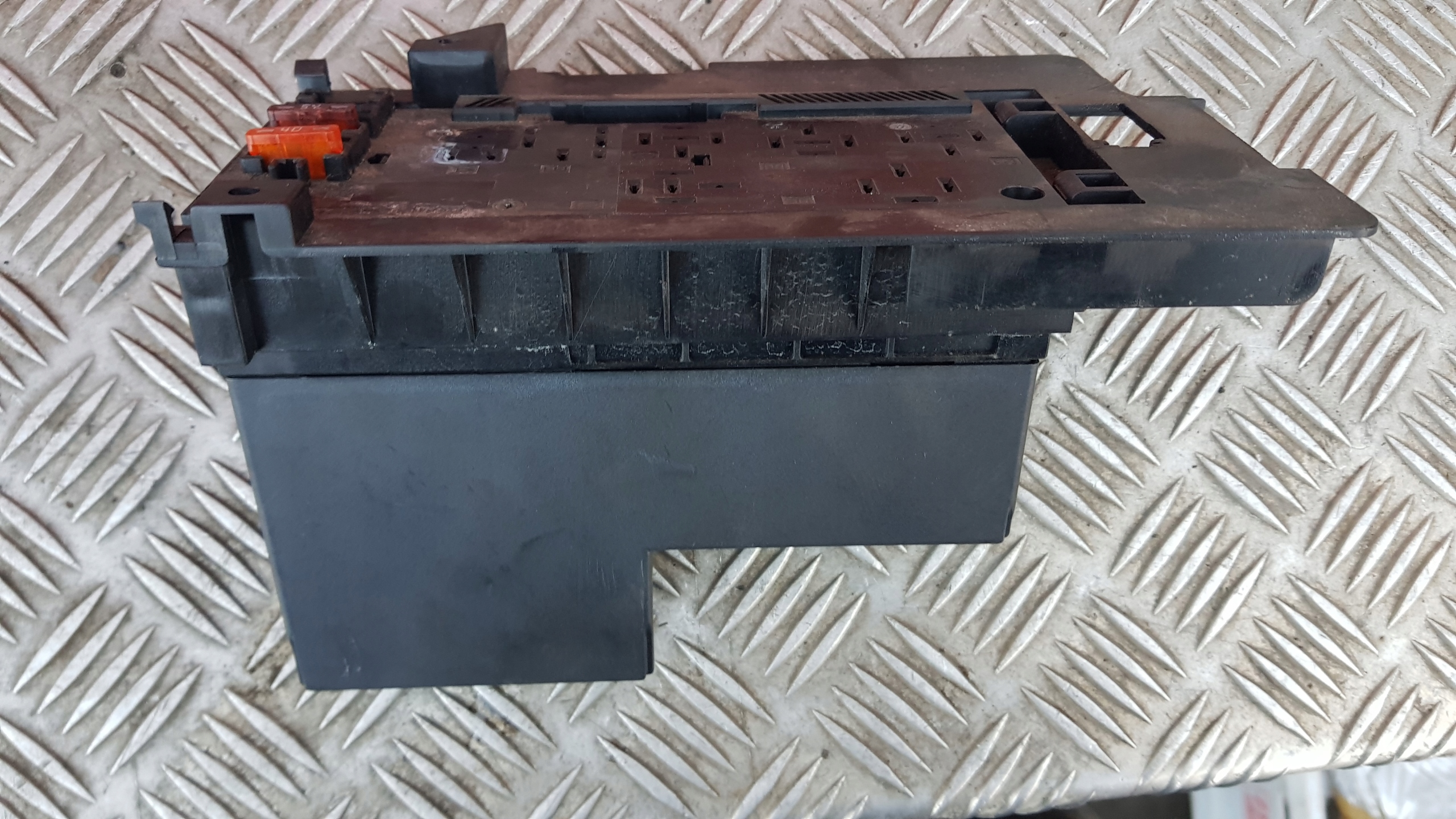 MERCEDES W208 ROZDZIELACZ luft A2108000078