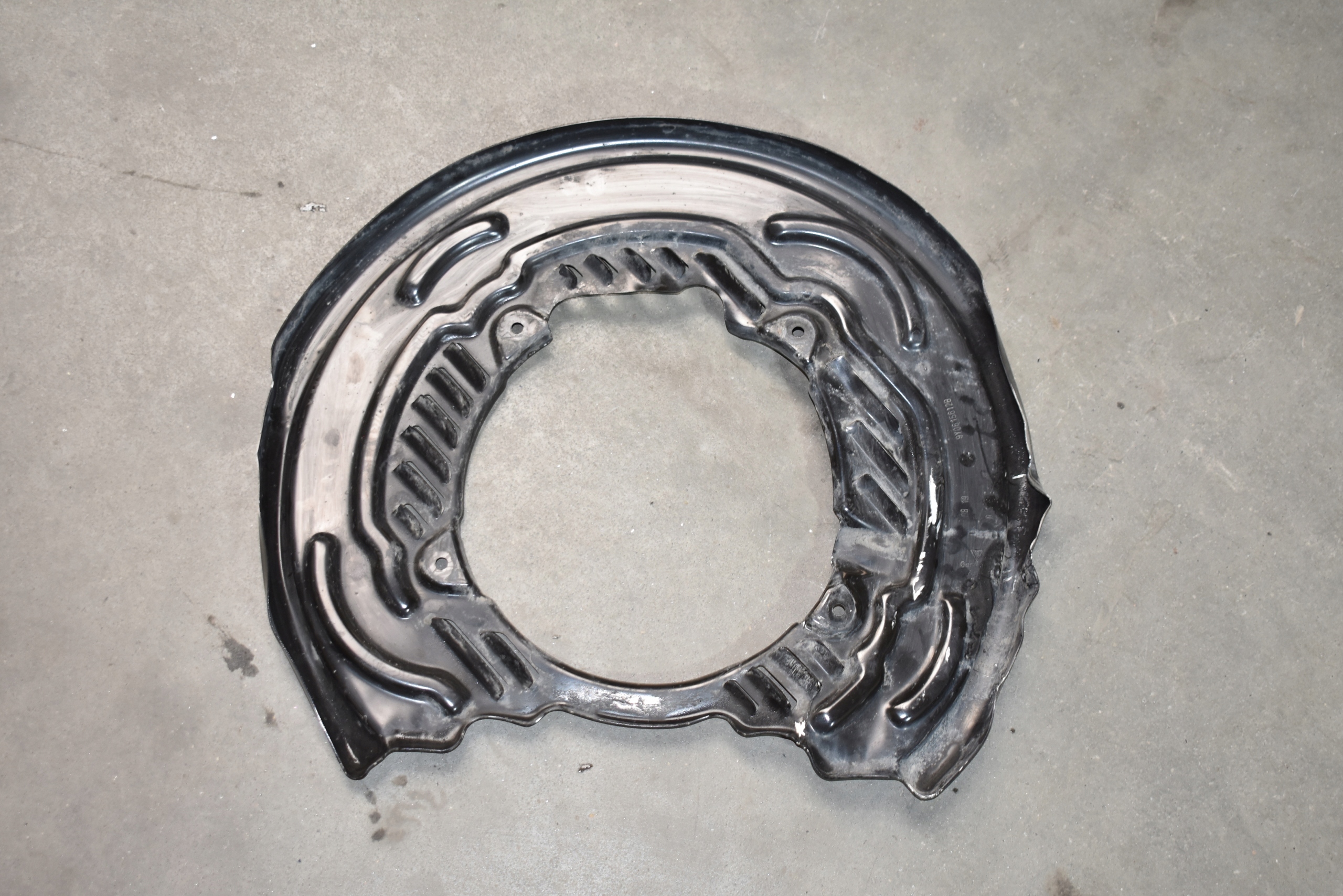 cover TARCZY of brake right front front PORSCHE CAYENNE 9Y 1