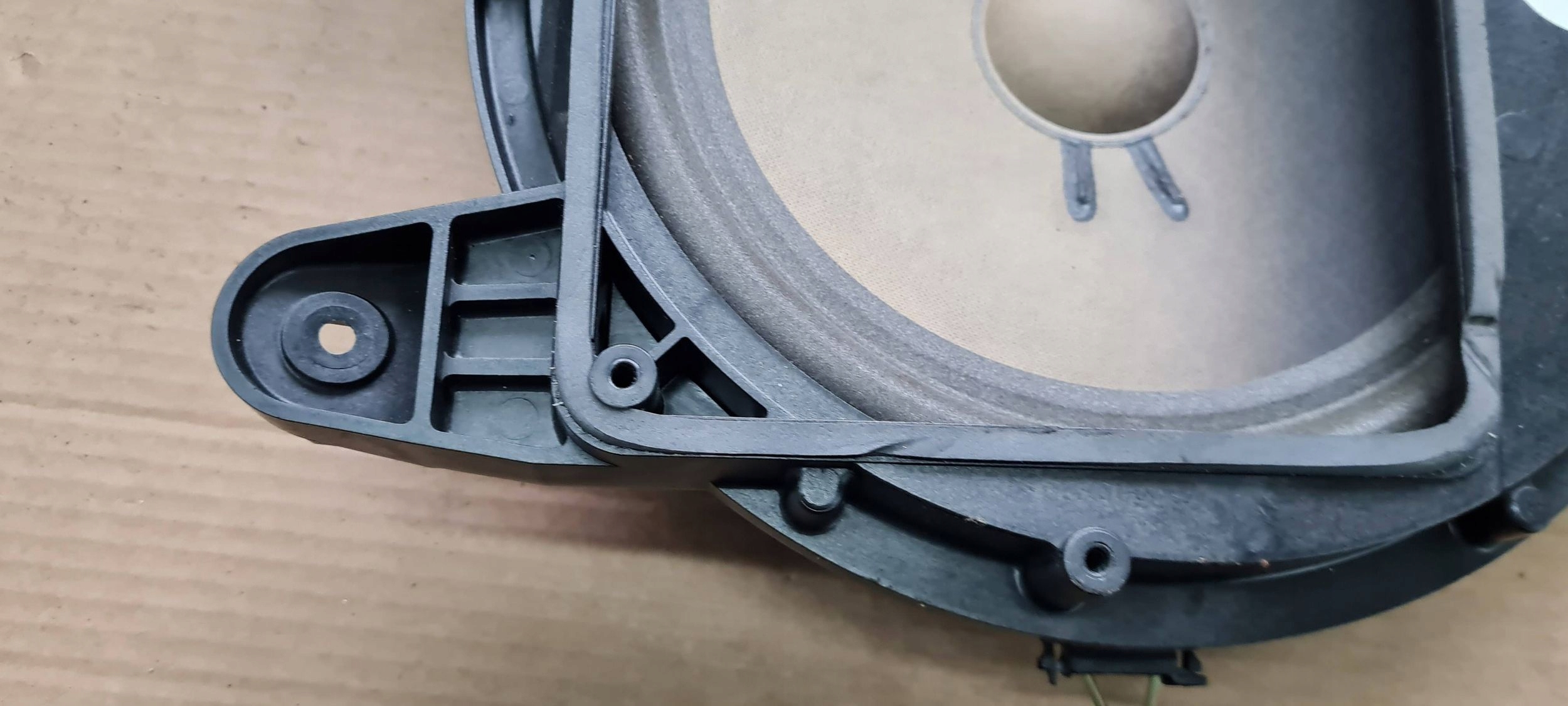 A4 B9 8W speaker BASOWY SUBWOOFER sedan 8W5035412