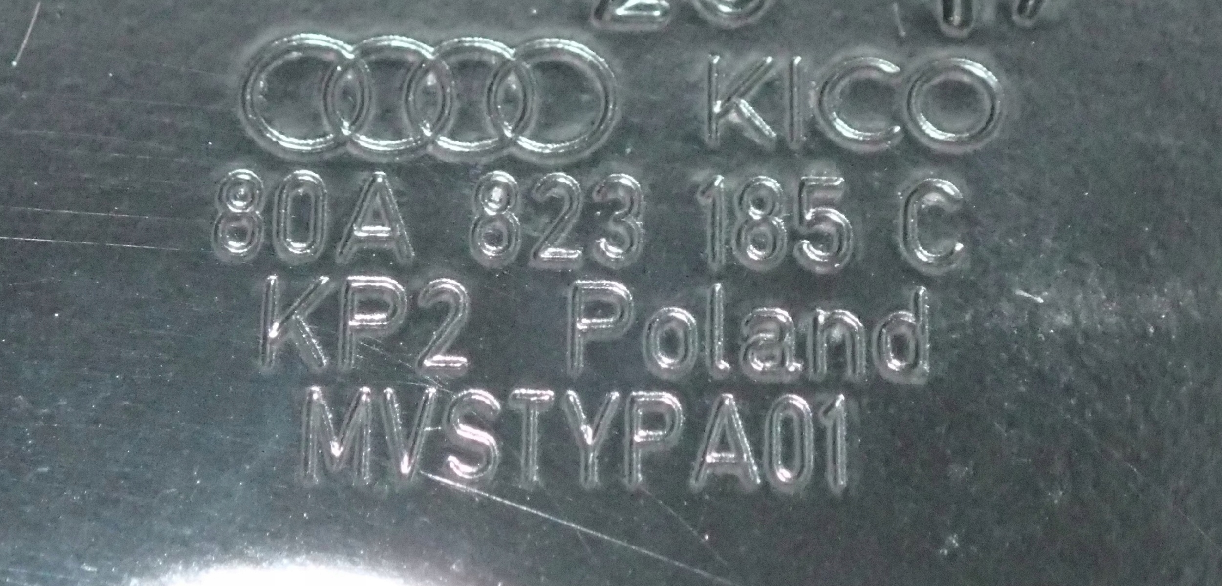 RYGIEL MASKI LEWY AUDI Q5 SQ5 80A 80A823185C Producent części Audi OE