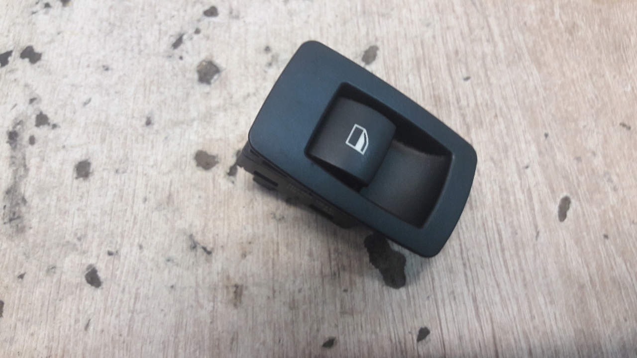 6935534 Przelacznik szyby lewy tyl BMW E90 E91