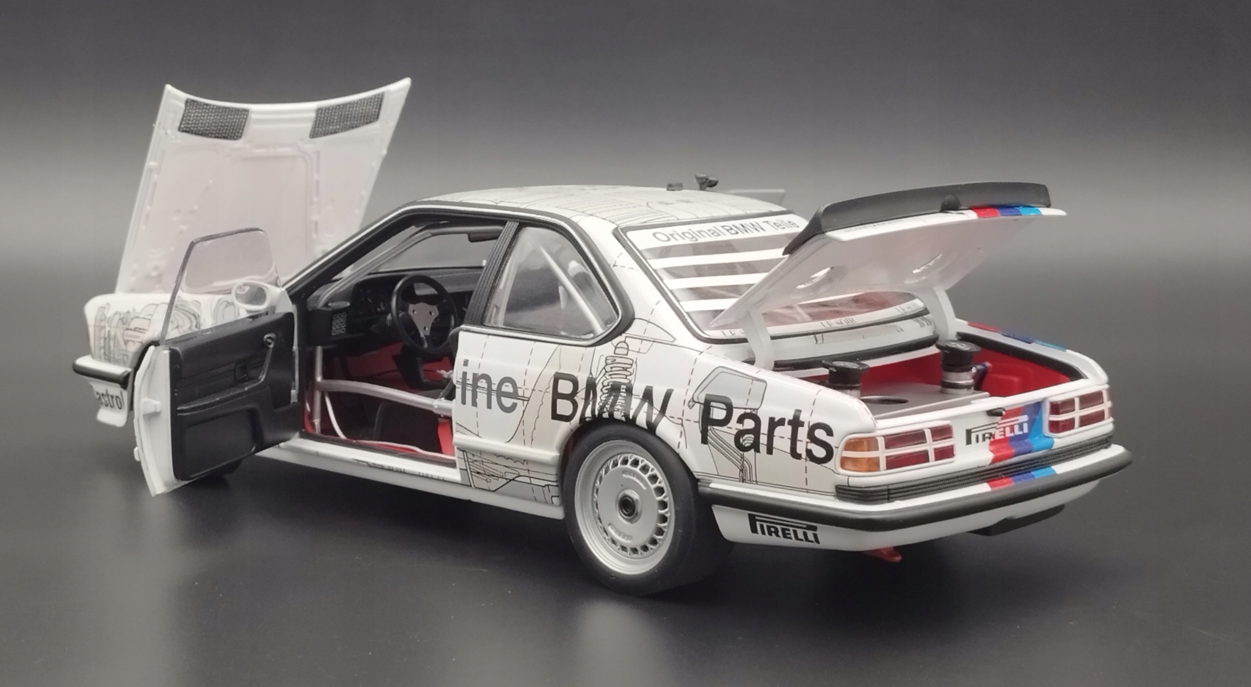 1:18 Auto Art BMW 635 CSi E24 #11 Quester Tassin Heger 24h Spa