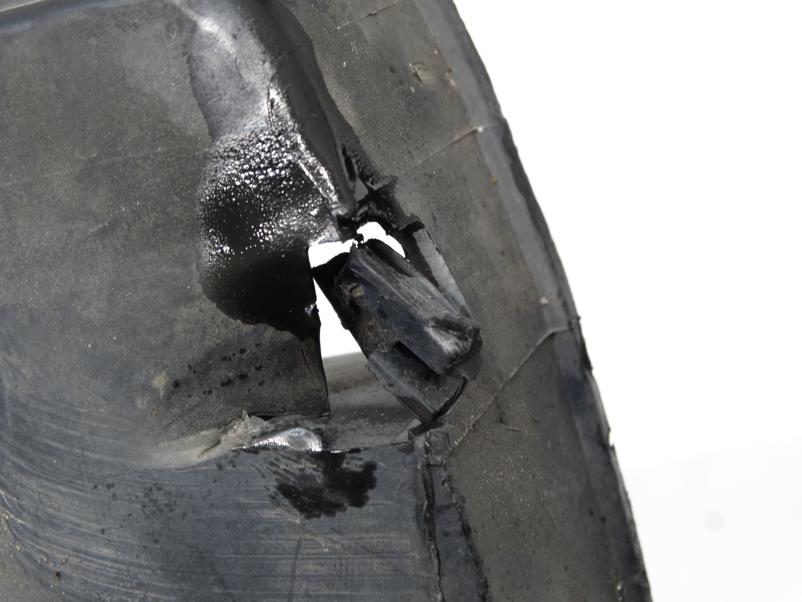 mřížka nárazníku levý předek AUDI A4 B5 LIFT 8D0807345