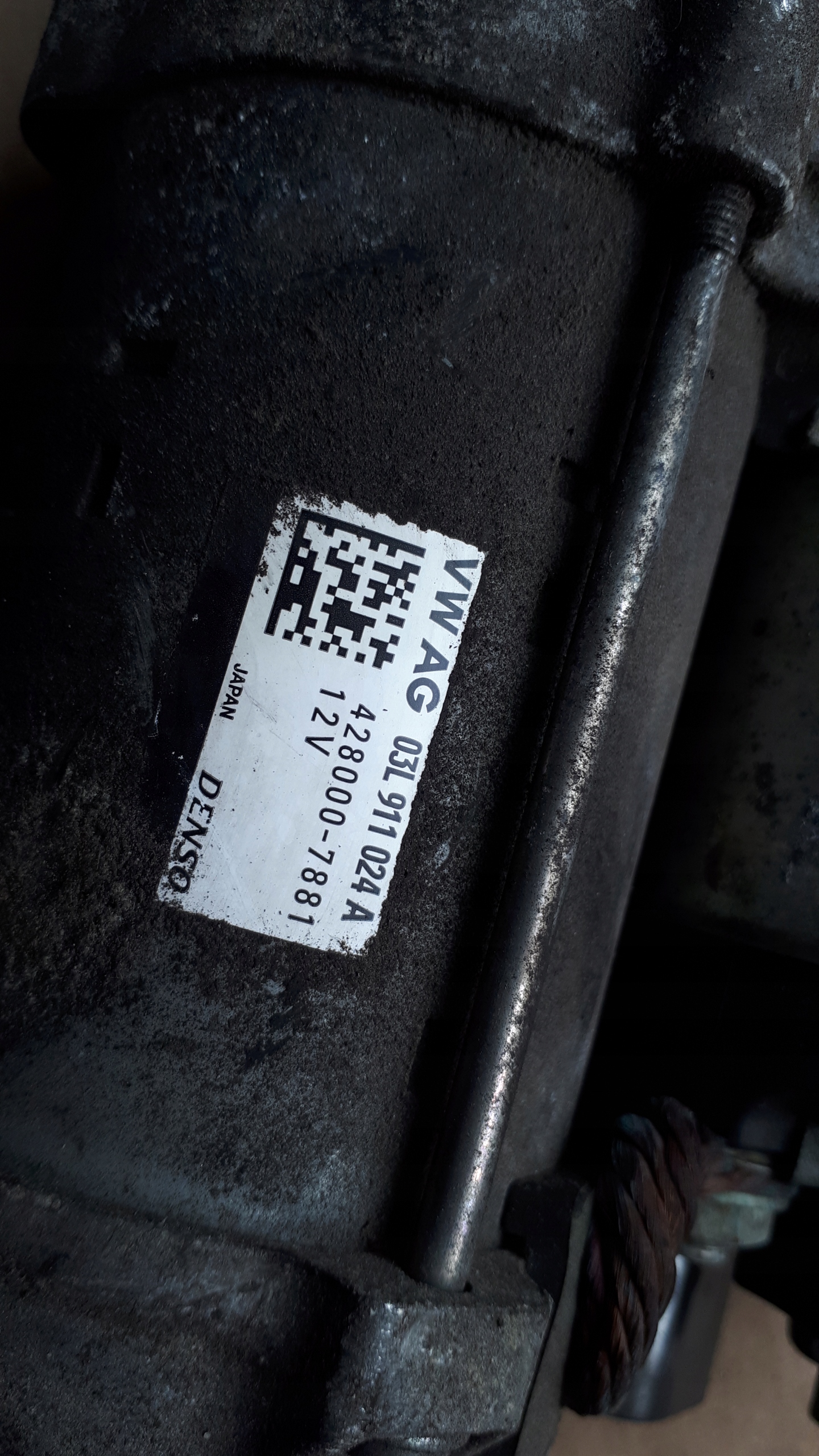 AUDI A4 B8 A5 8T 2.0 TDI starter 03L911024A
