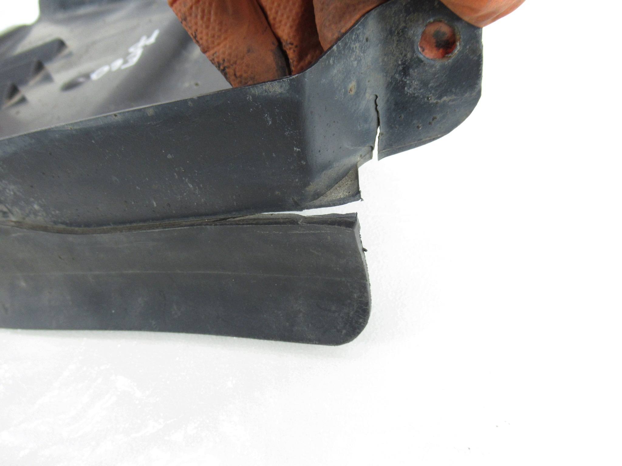 cover nadkola lower chassis right BMW e60 e61 sedan KOMBI