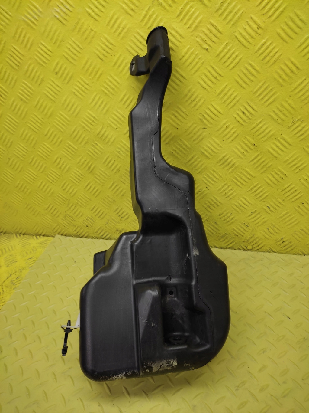 OPEL ASTRA H 1.9 CDTI washer fluid tank