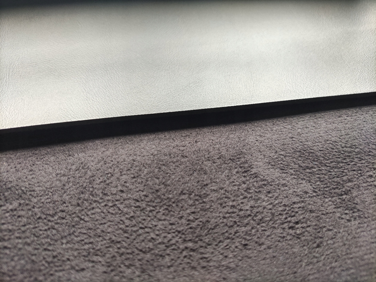 

Ekoskóra skóra winyl czarna 140 x 100 cm, gr. 2 mm