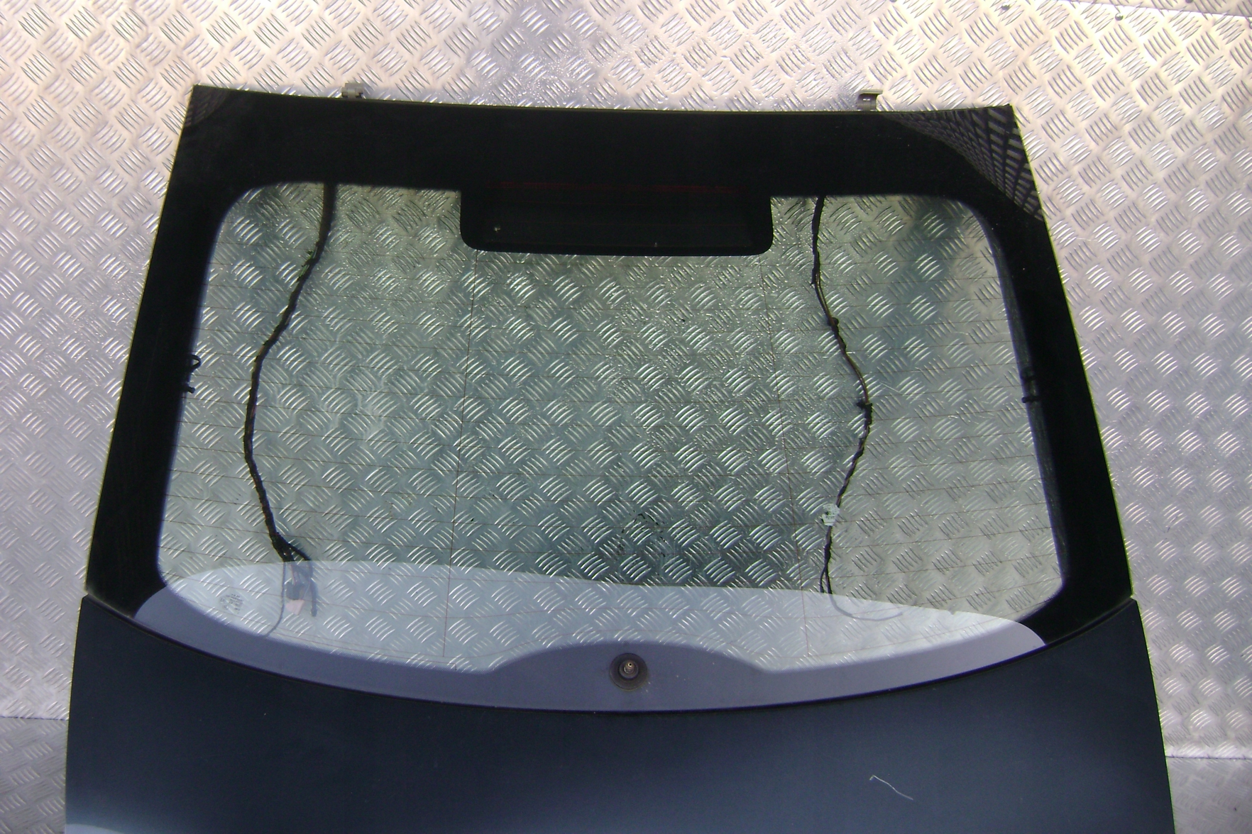 SEAT TOLEDO IV RAPID LIFTBACK-ЗАДНЕЕ СТЕКЛО