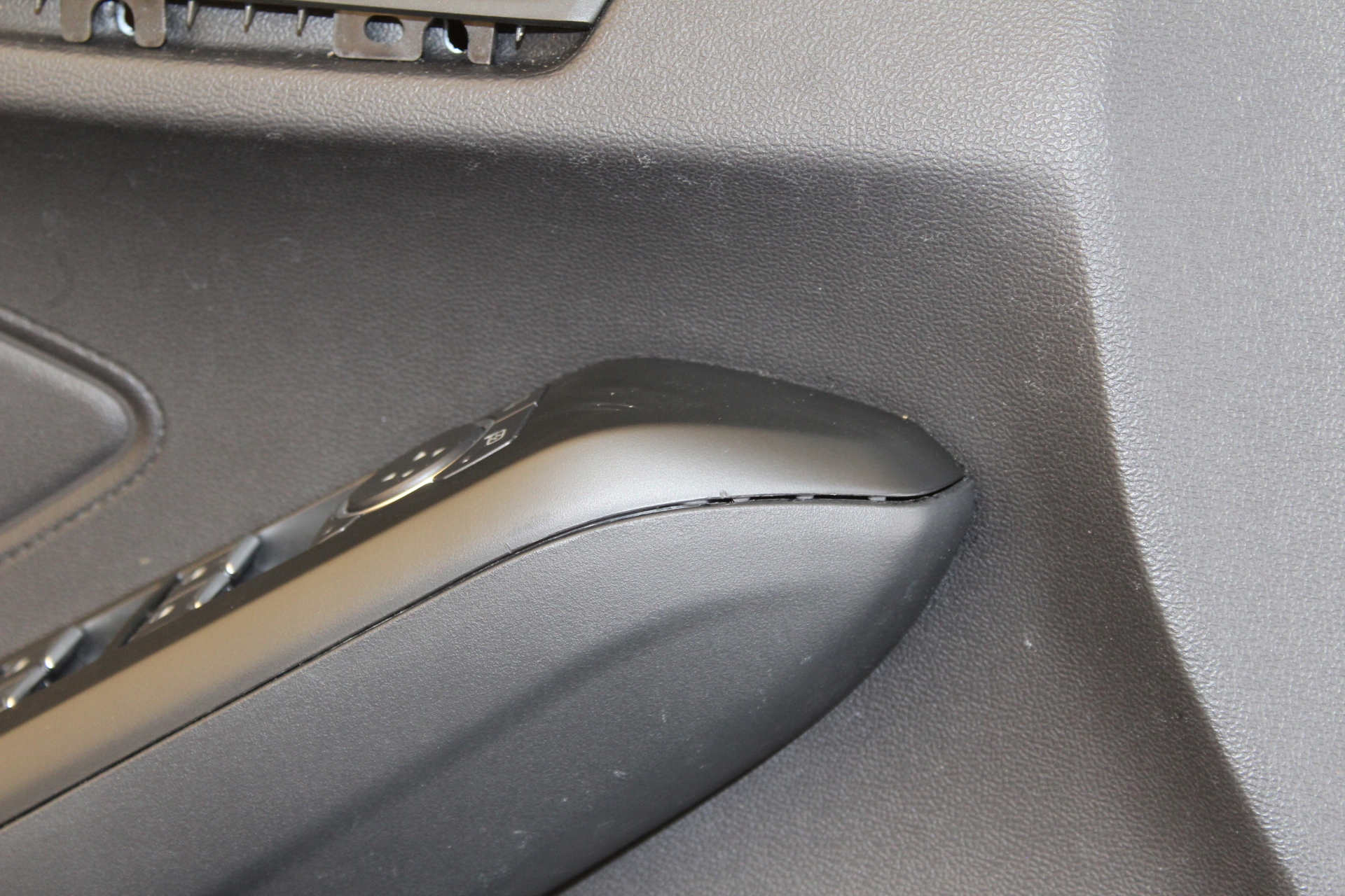 TAPICERKA BOCZKI DRZWI KOMPLET FOCUS MK4 VIGNALE Wersja Europejska