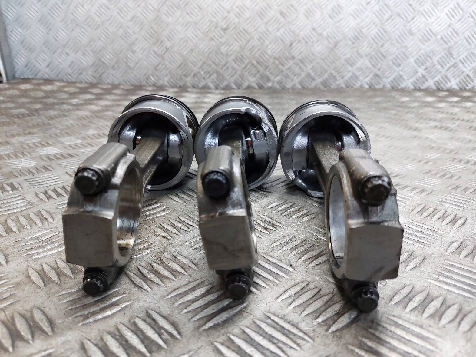 piston + connecting rod VOLKSWAGEN PASSAT B6 2.0 TDI BMR