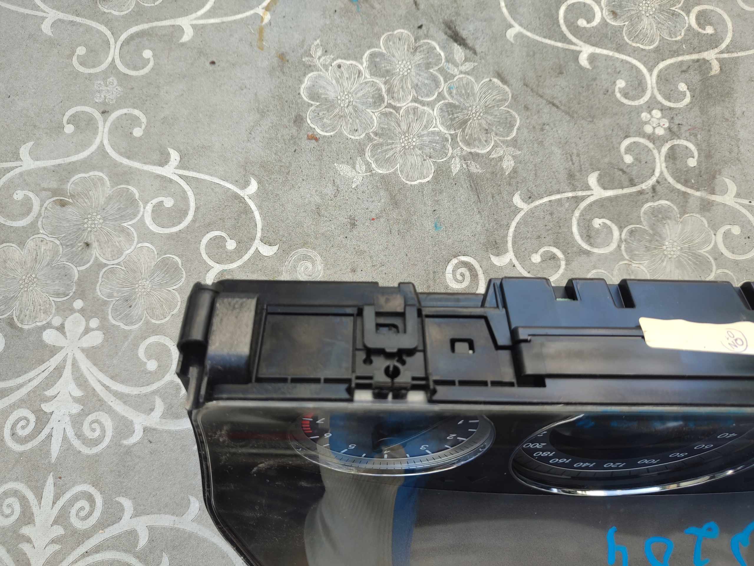 dials clock compressor; 1.8 MERCEDES W204 A2045408948