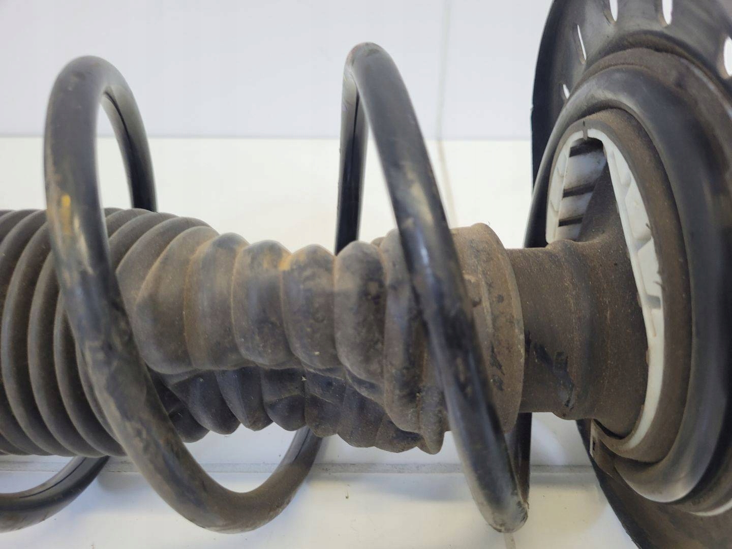 shock absorber front right side Citroen C3 Aircross 2019 9831168080