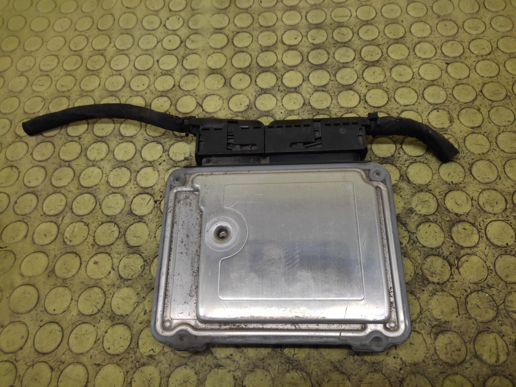 VW PASSAT B6 control unit of the engine 0281012119