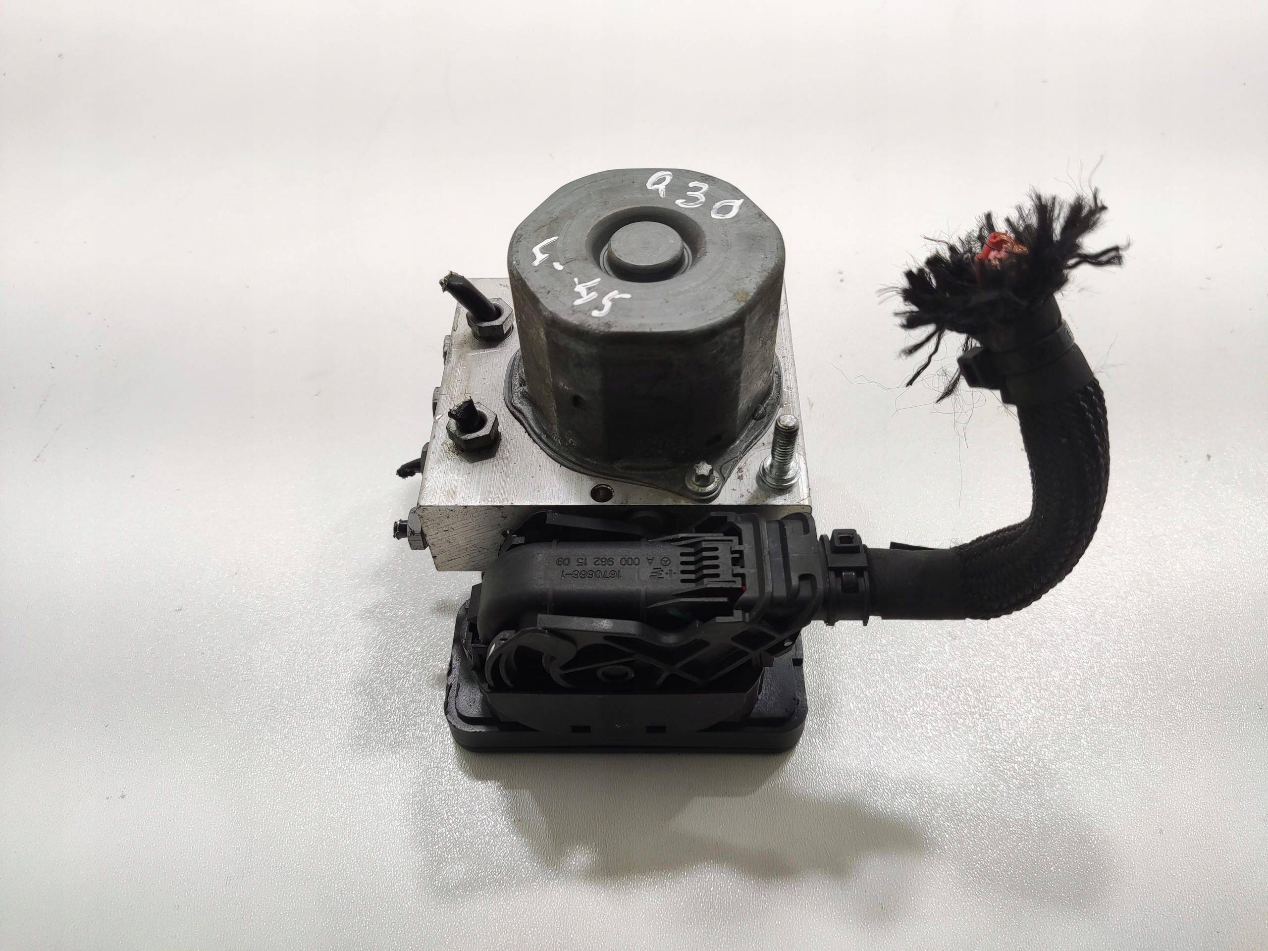 pump control unit ABS INFINITI Q30 2015-2020 A0914310000