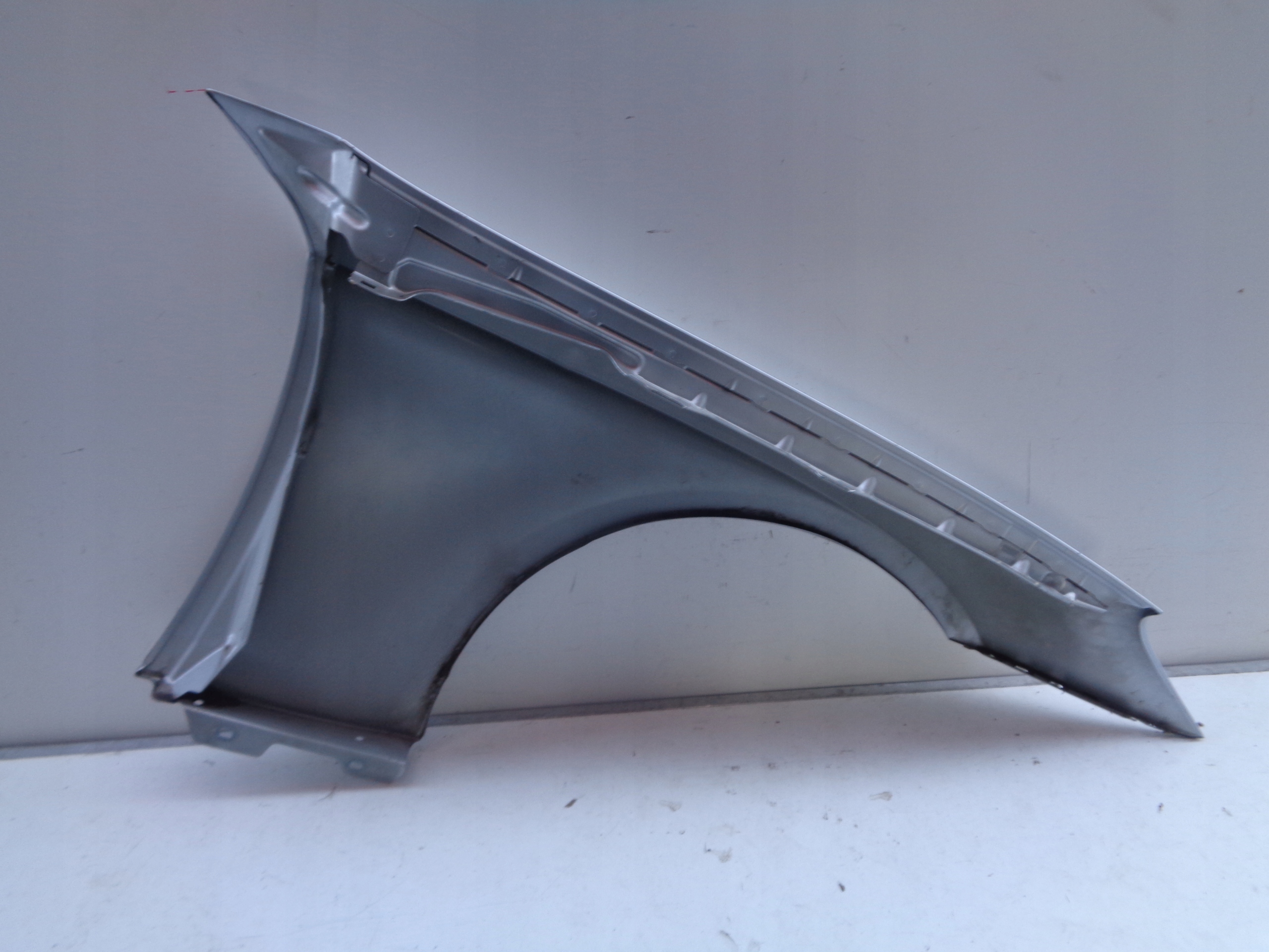fender left front MERCEDES CLS W219 NR 28469