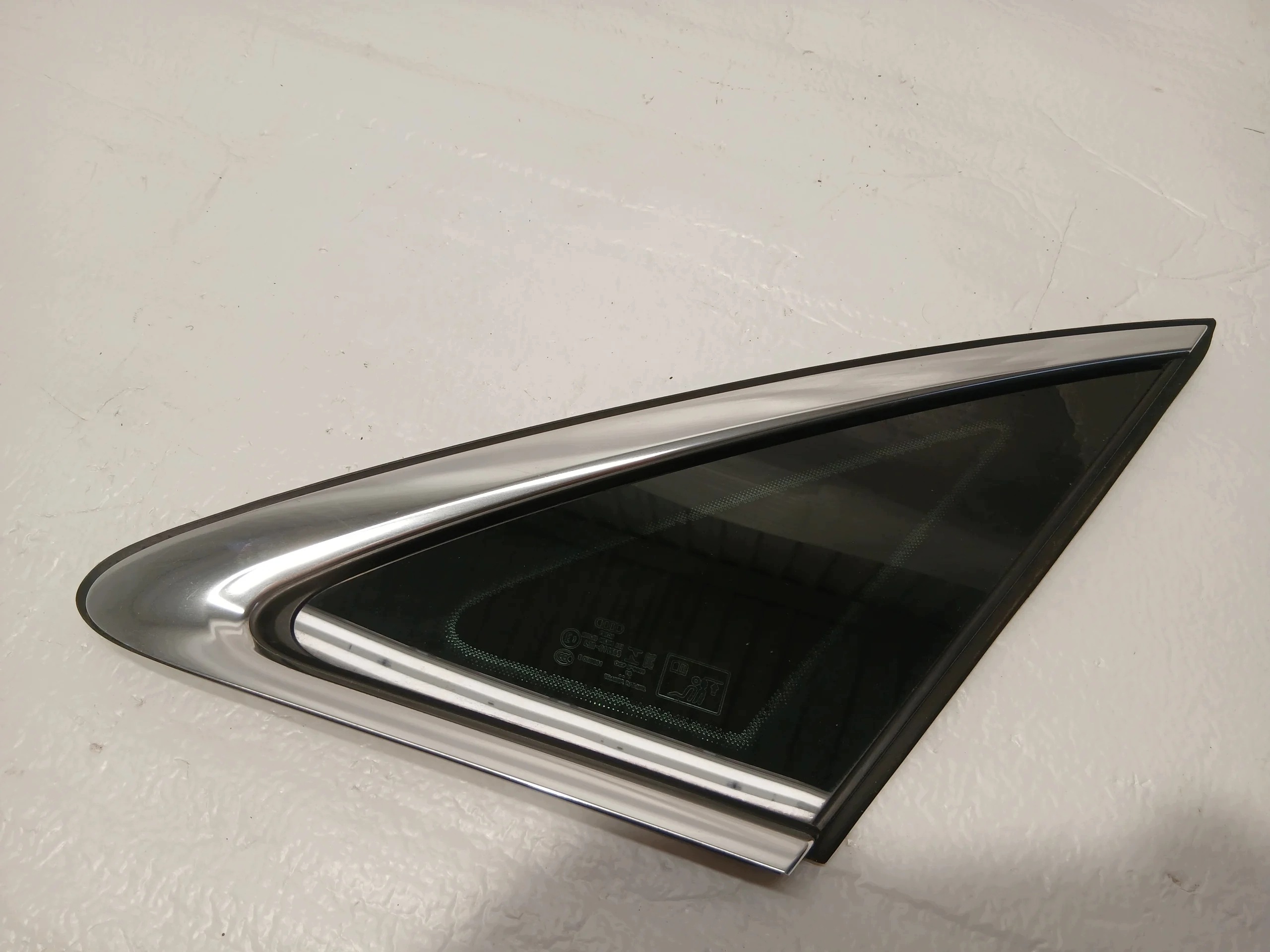 AUDI A4 B9 LIFT window side bodywork right 8W5845298H