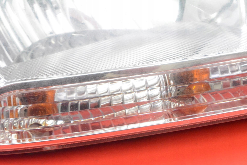 REFLEKTOR right light front EU KIA SPORTAGE 2 II 04-08