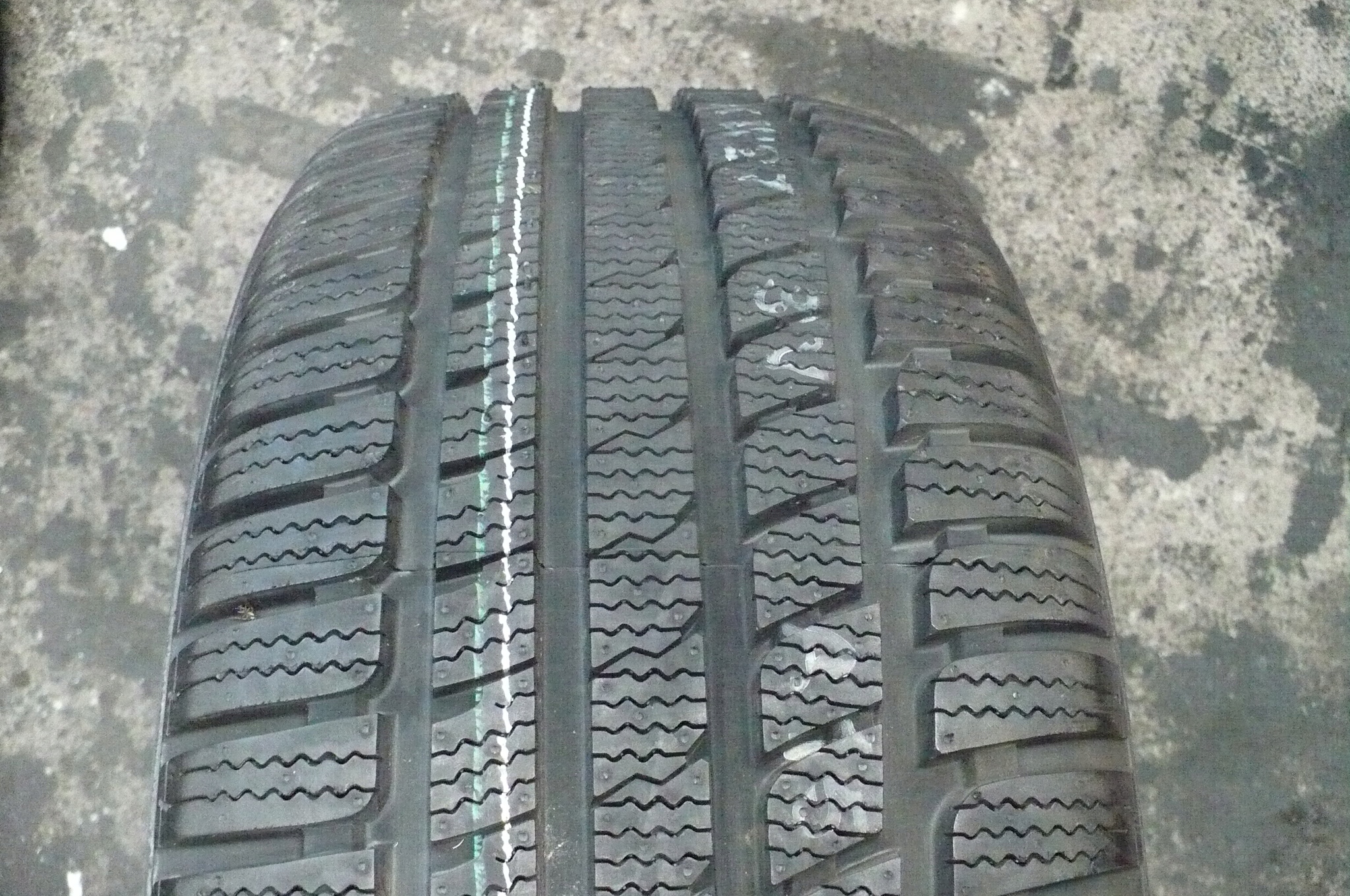 Kumho I'Zen KW27 215/55R16 Nová 2022