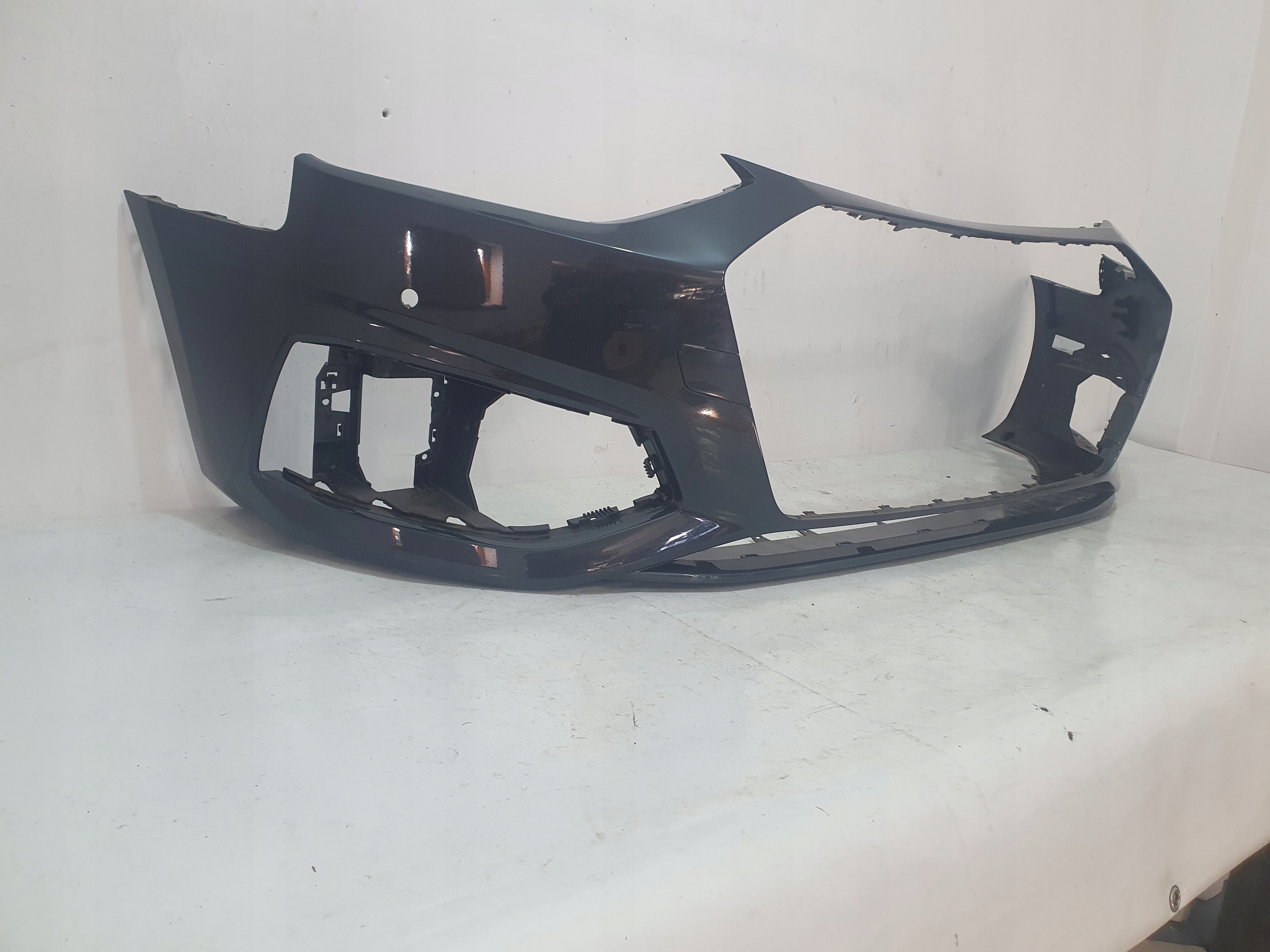 bumper front front AUDI A4 B9 LIFT 8W0807437AH PDC