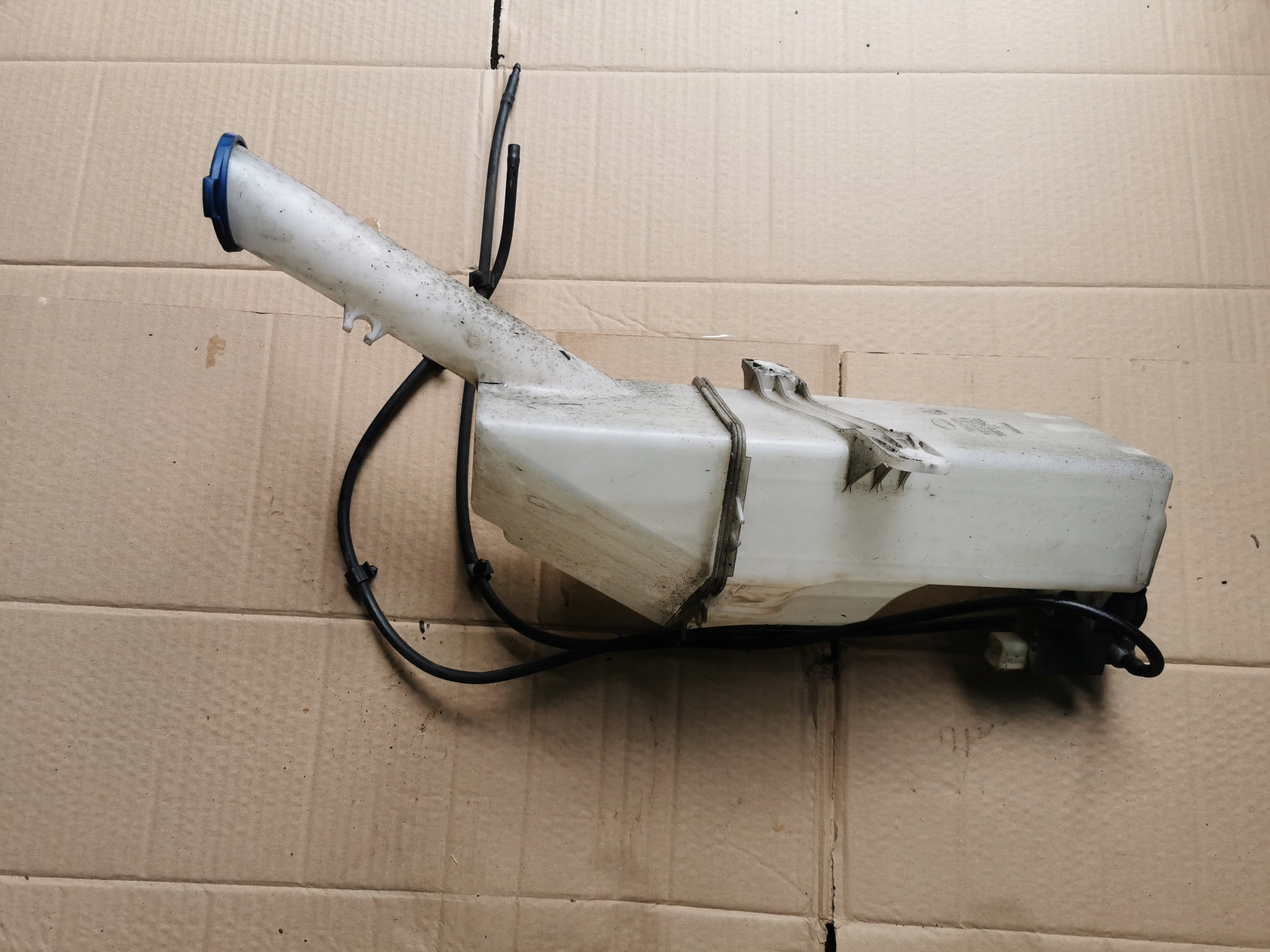 98610-1P000 - Kia Venga Бачок Омывателя