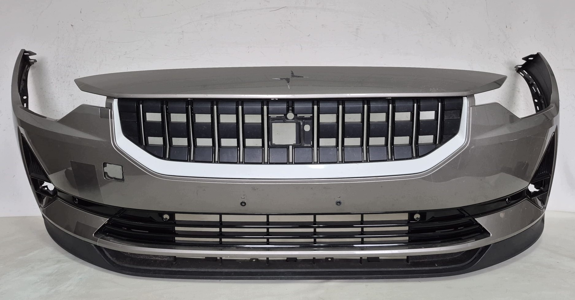 POLESTAR 2 II 20- bumper front front grill grid PDC 31690327