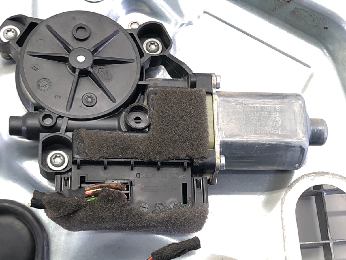 PODNOŚNIK SZYBY LEWY PRZÓD VW TRANSPORTER T5 7E0959801H Van (minibus) Producent części OEM