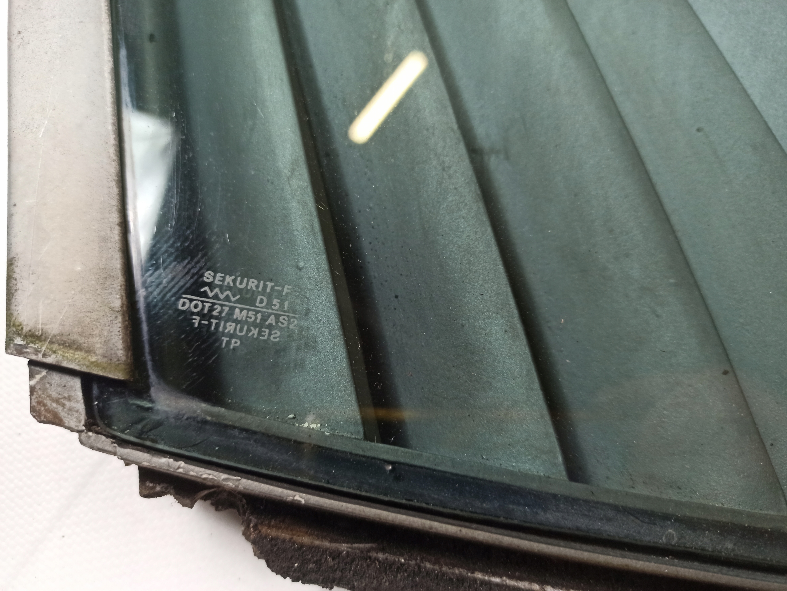 window side trojkat bodywork Mercedes SLC C107