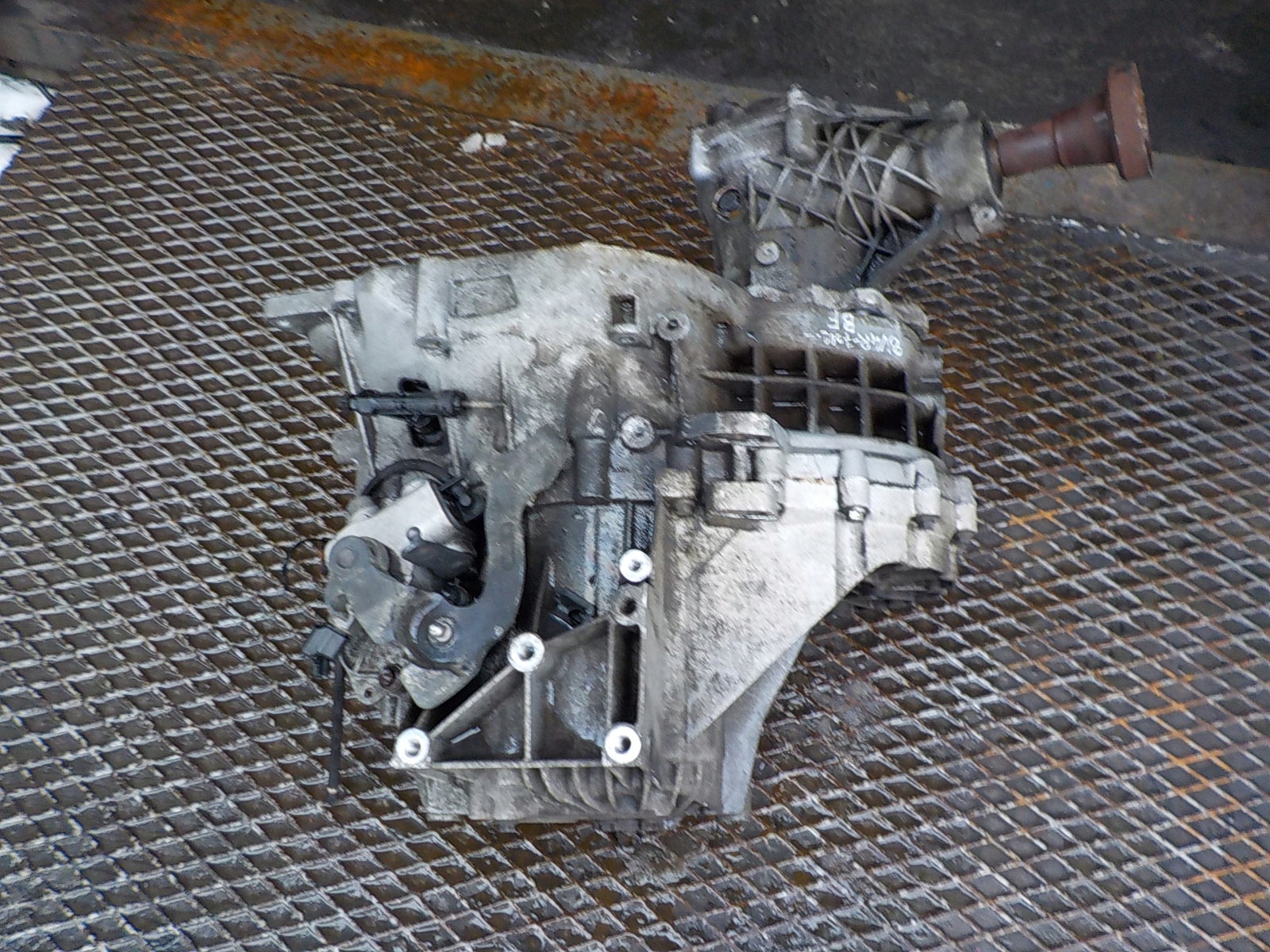 FORD KUGA e 2.0 TDCI ORG CAMBIO 8V4R-7002-BF 7530112190