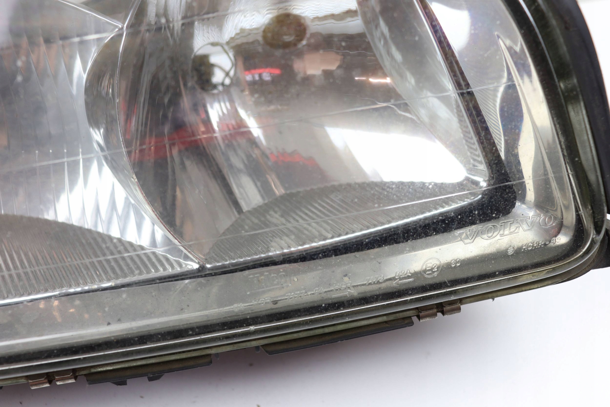 VOLVO S80 and LIFT light front right front EUROPA